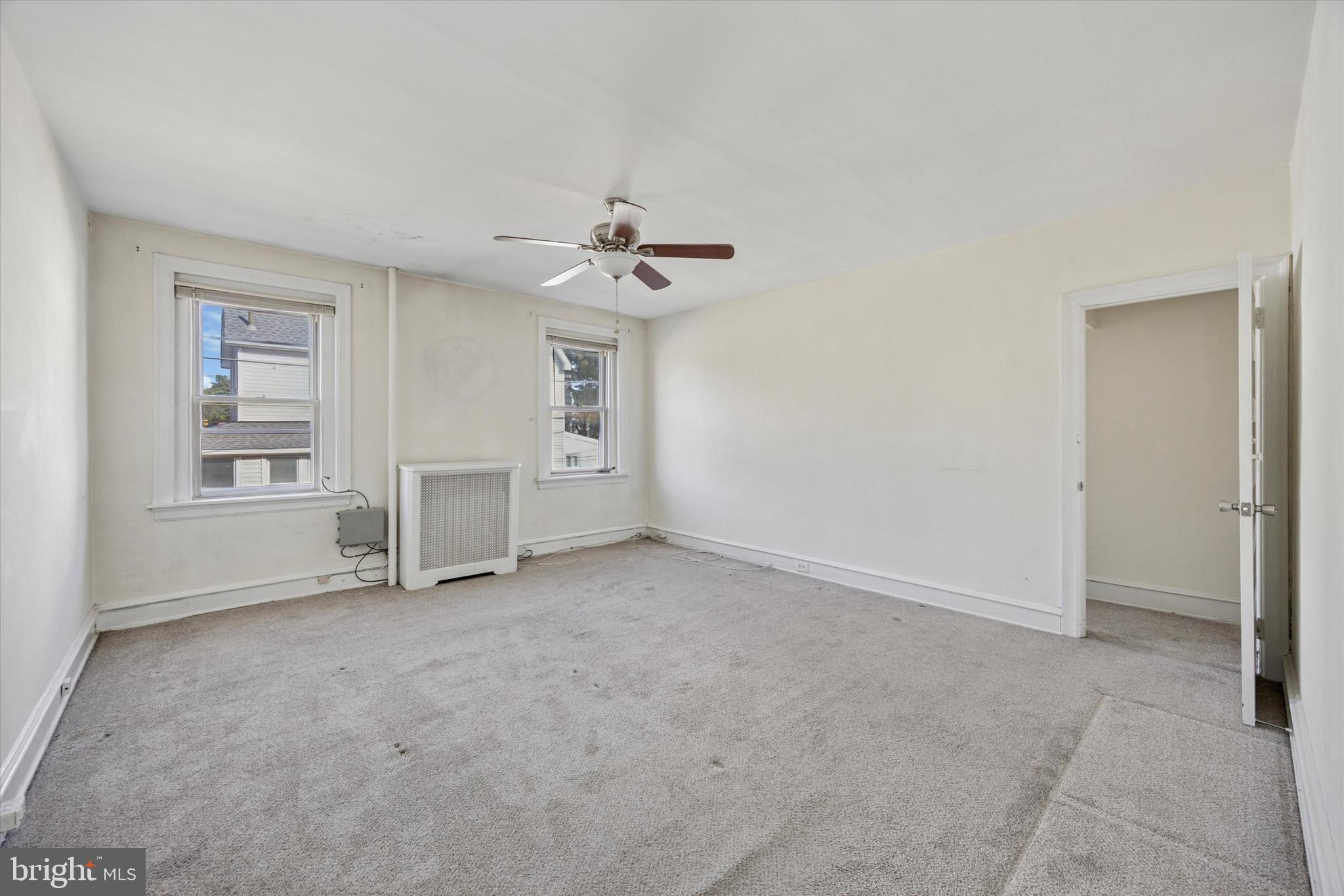 ELKINS PARK - Commercial Sale