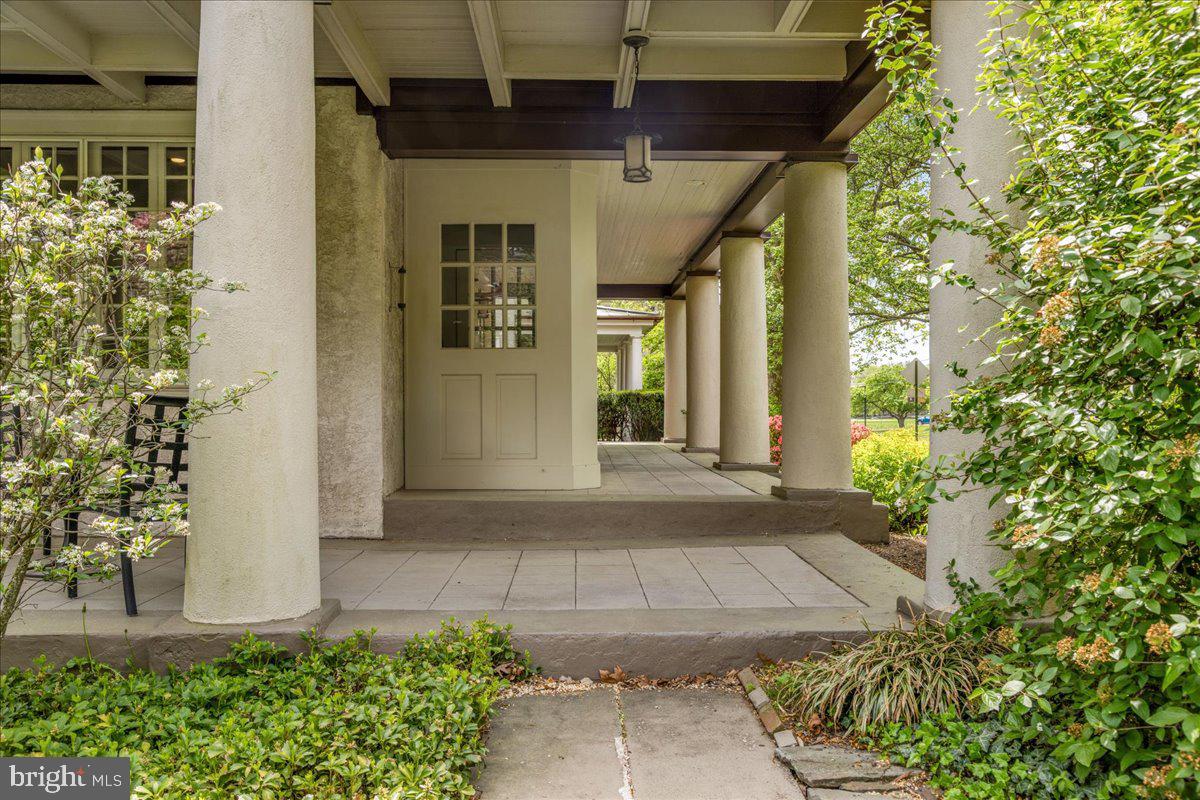 364 W COURT STREET