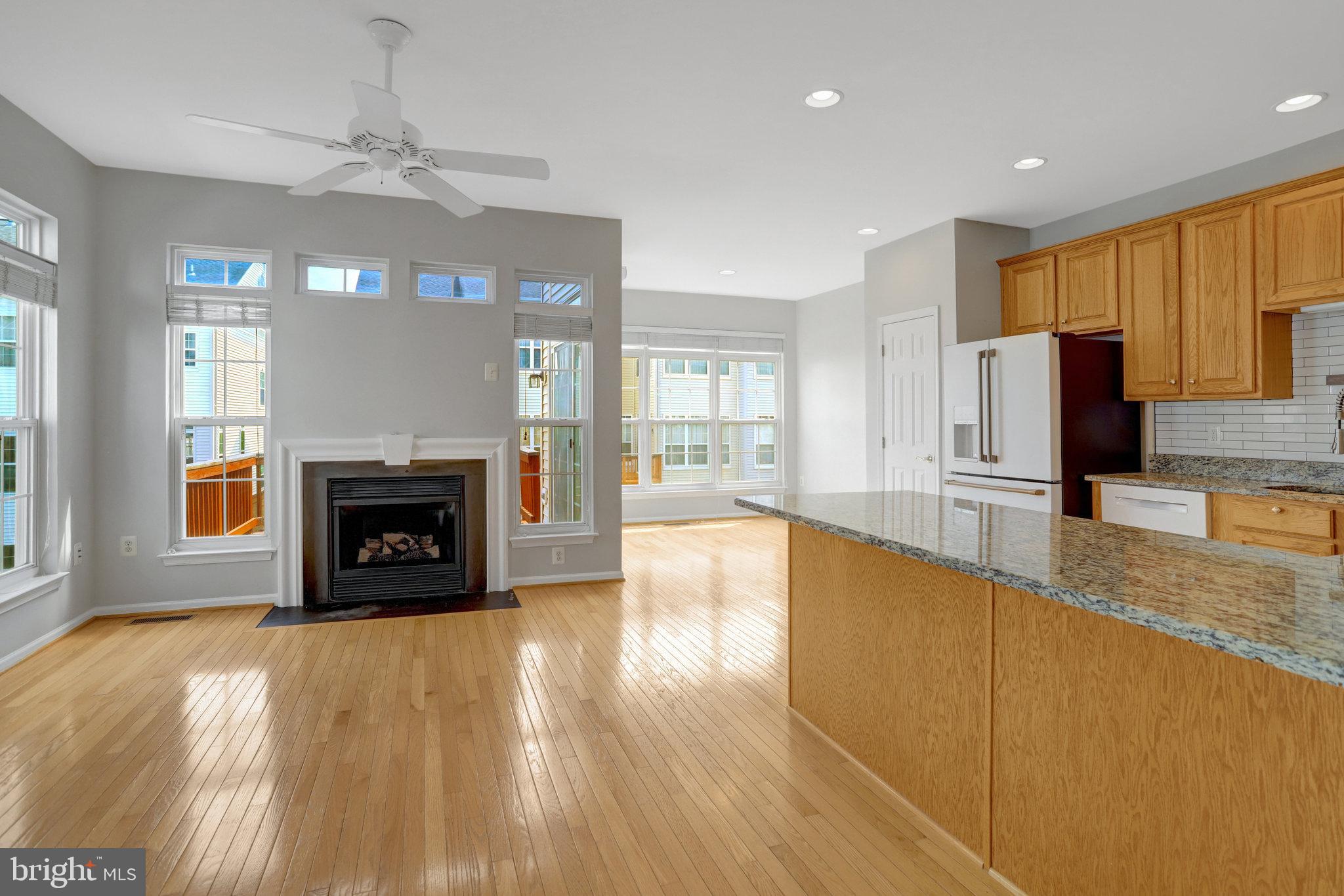 TOWNES OF MANCHESTER WOODS - Residential Lease