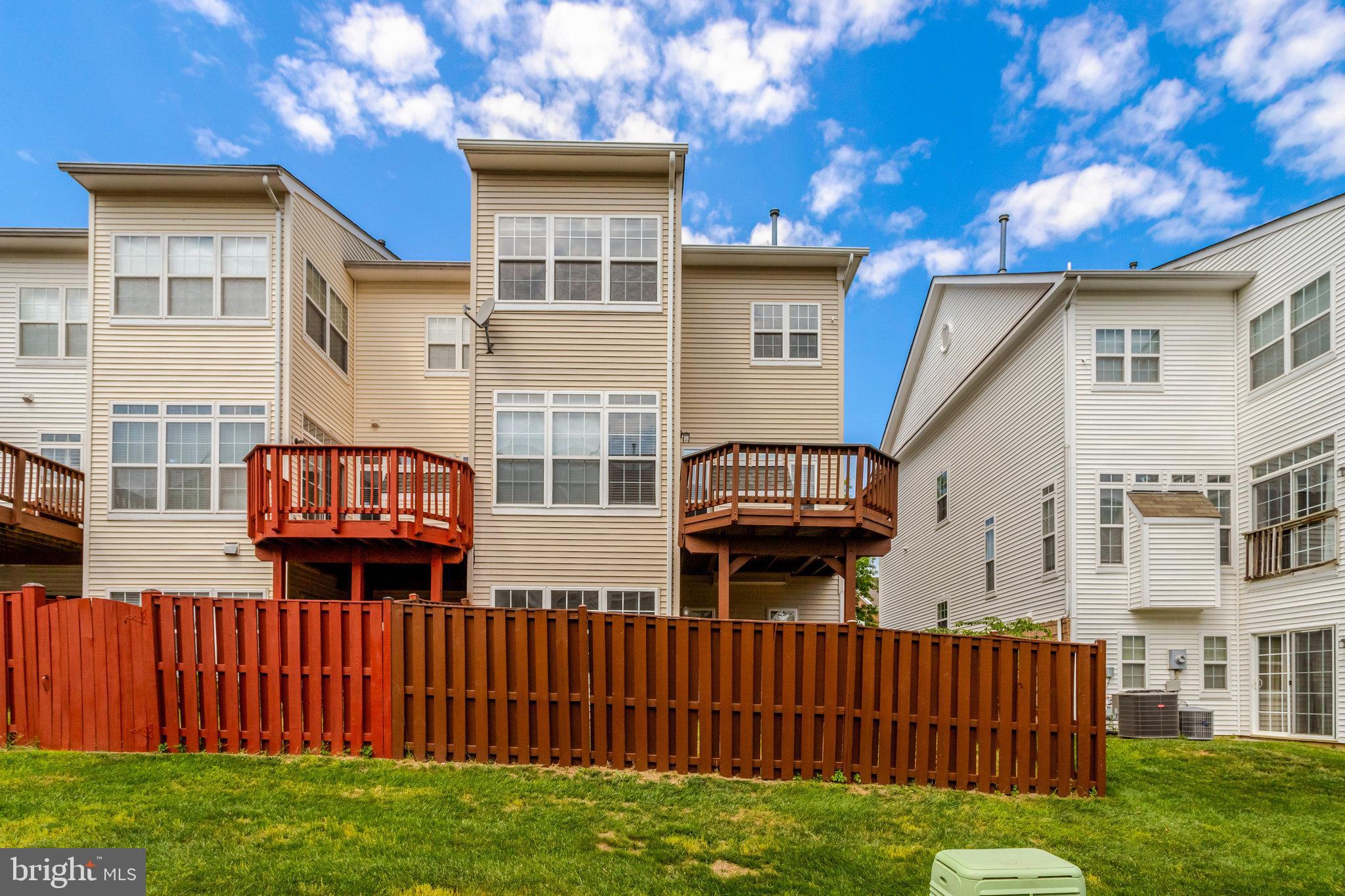 TOWNES OF MANCHESTER WOODS - Residential Lease