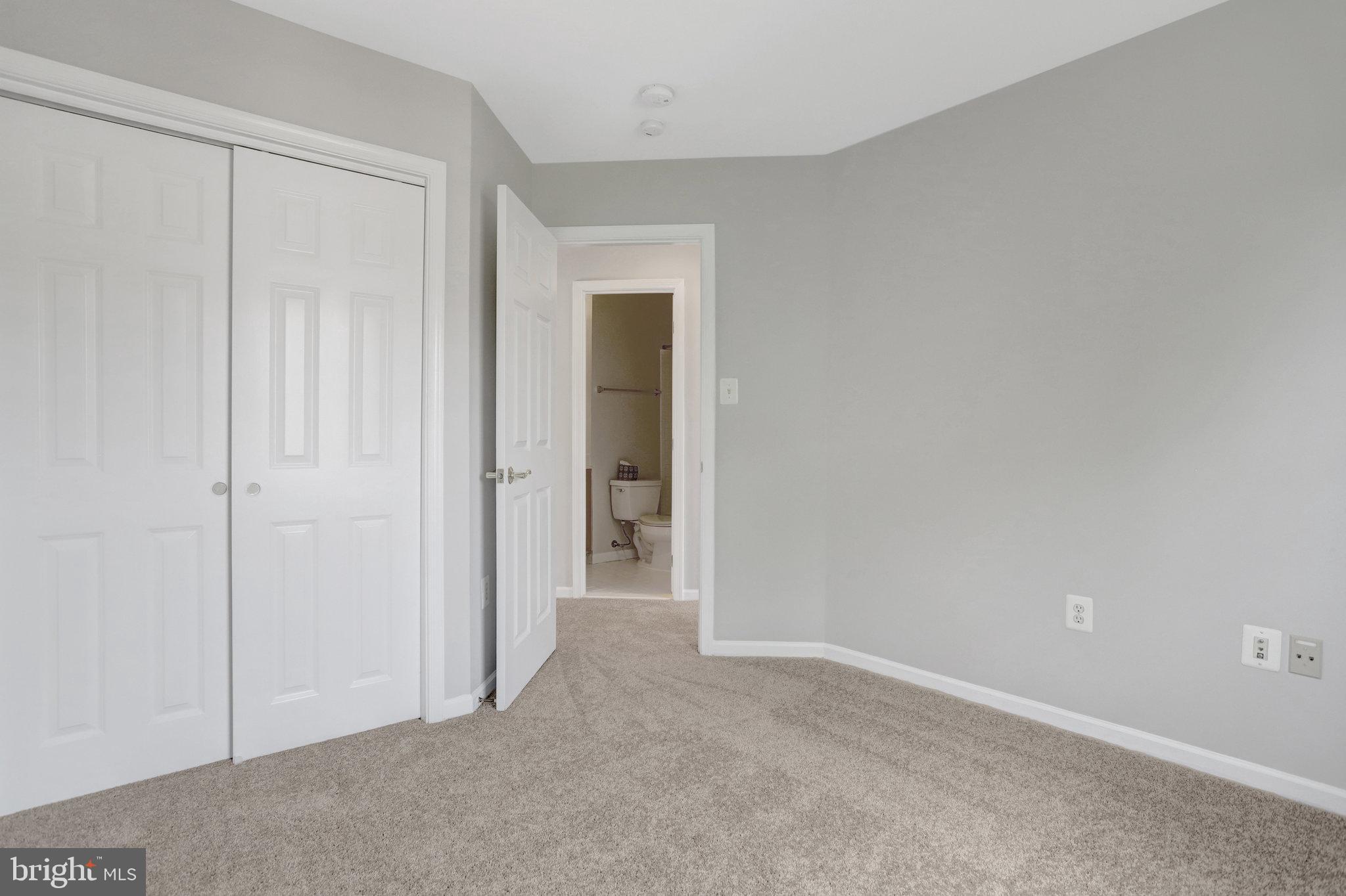 TOWNES OF MANCHESTER WOODS - Residential Lease