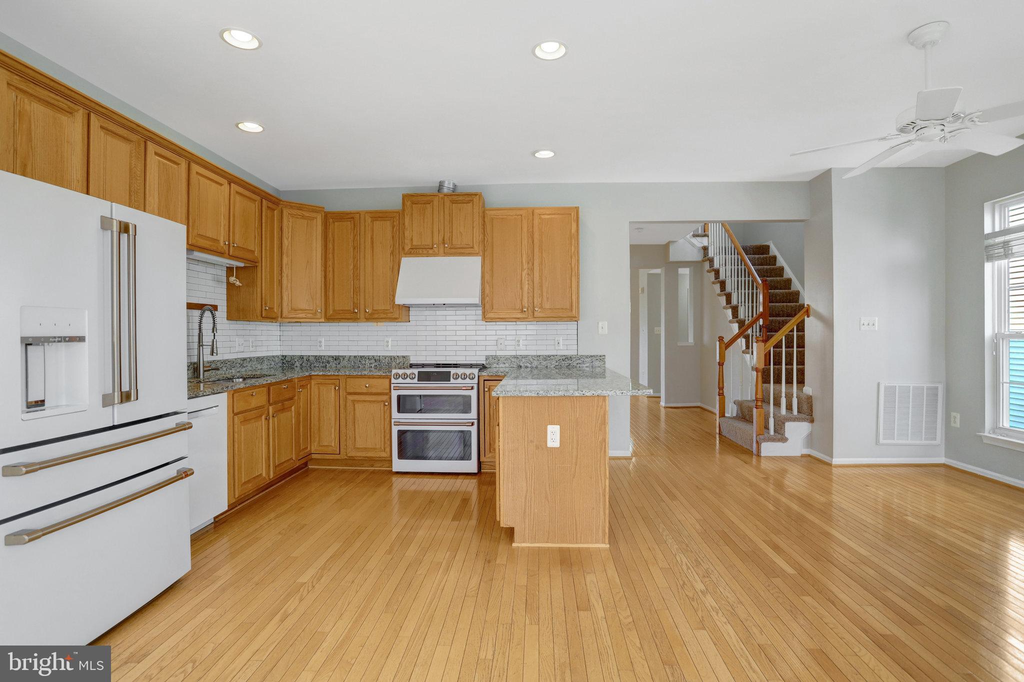 TOWNES OF MANCHESTER WOODS - Residential Lease