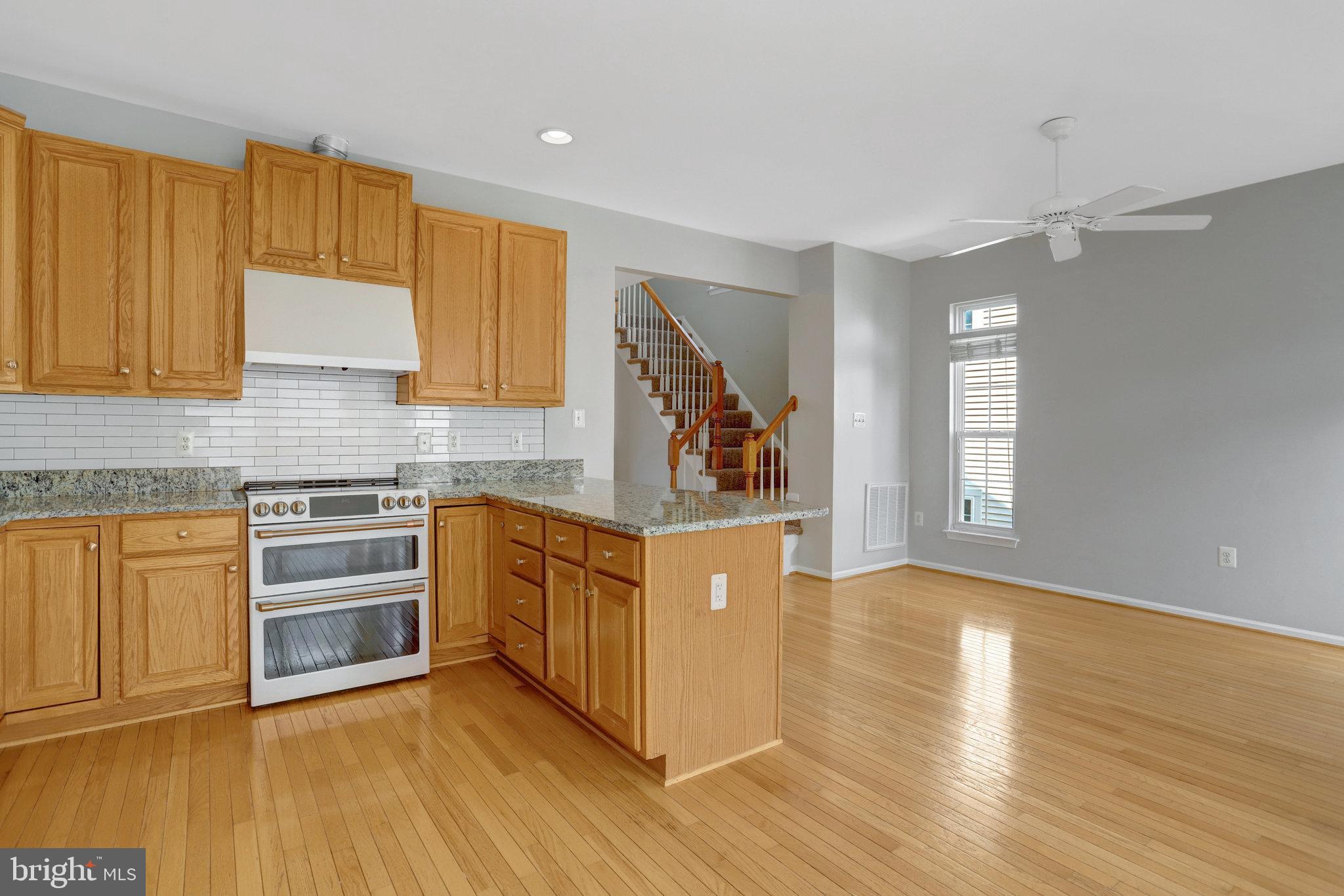 TOWNES OF MANCHESTER WOODS - Residential Lease