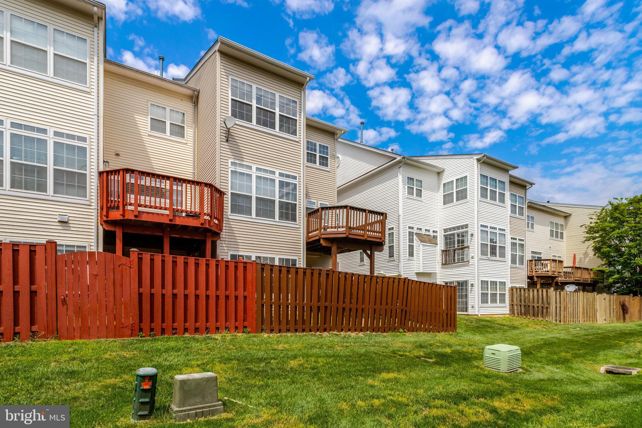 TOWNES OF MANCHESTER WOODS - Residential Lease