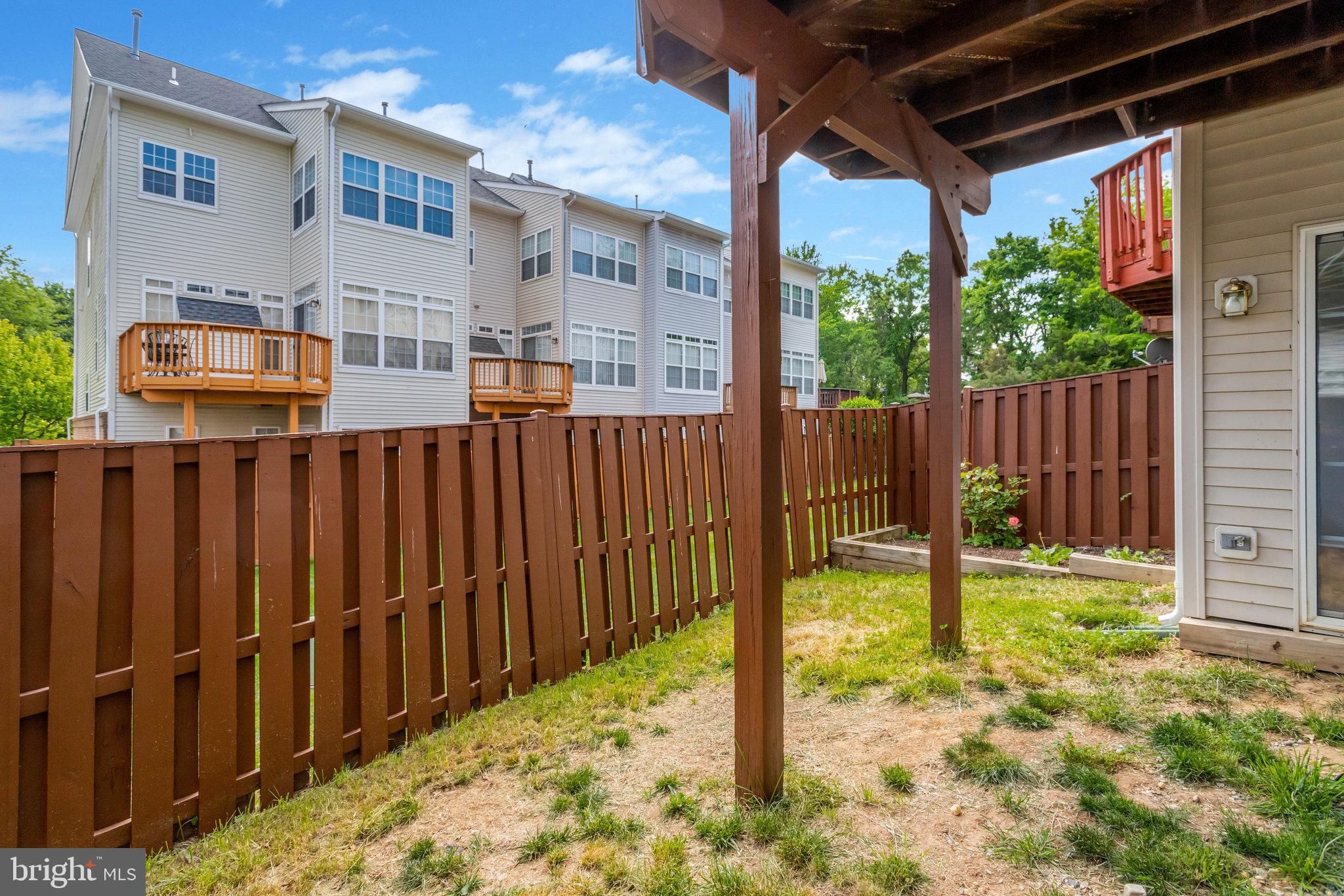 TOWNES OF MANCHESTER WOODS - Residential Lease