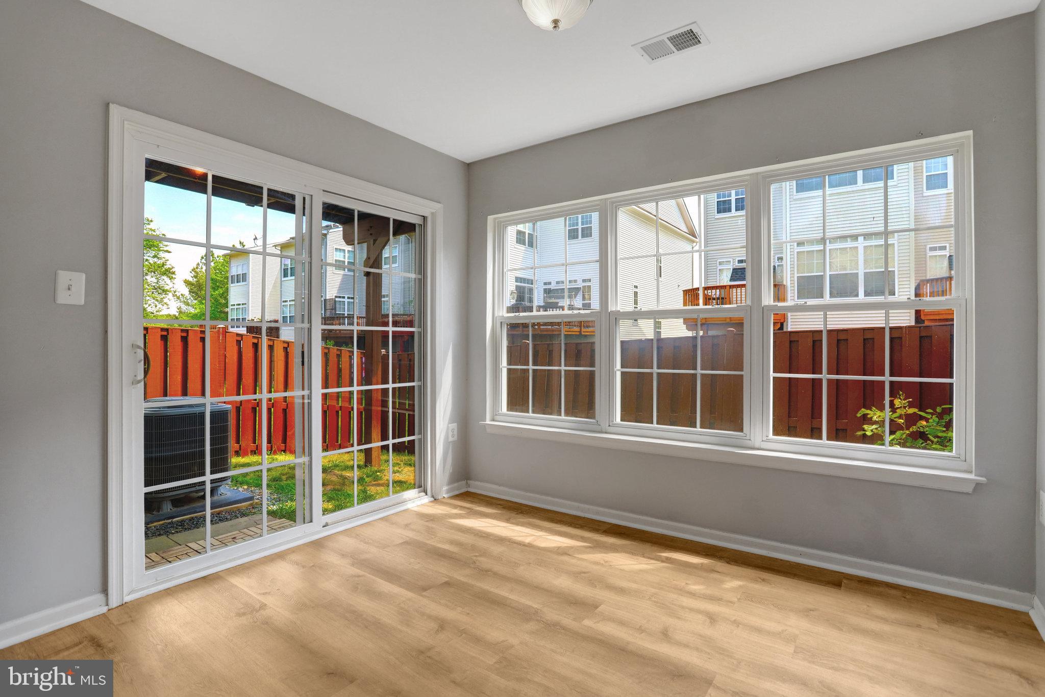 TOWNES OF MANCHESTER WOODS - Residential Lease