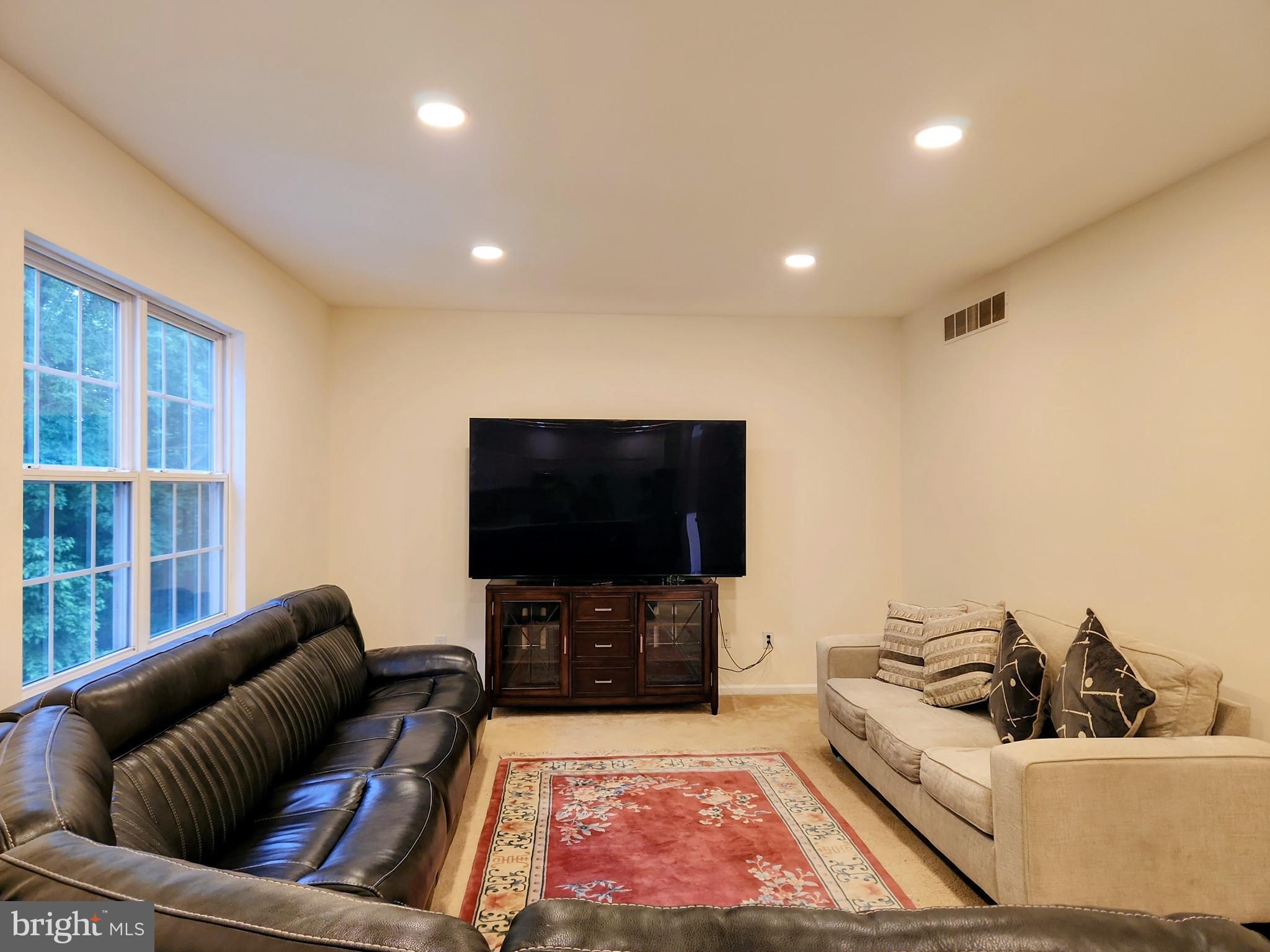 MALLARD POINTE - Residential