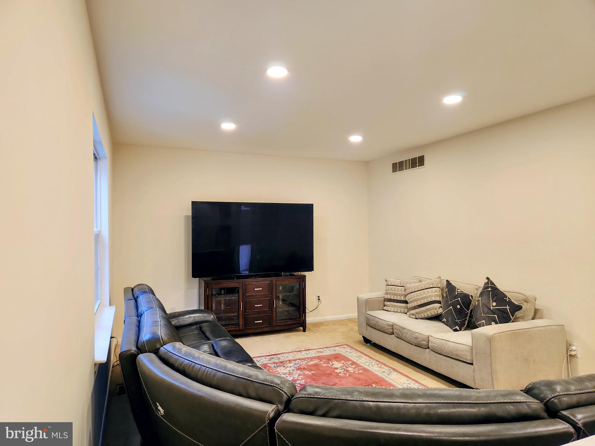 MALLARD POINTE - Residential