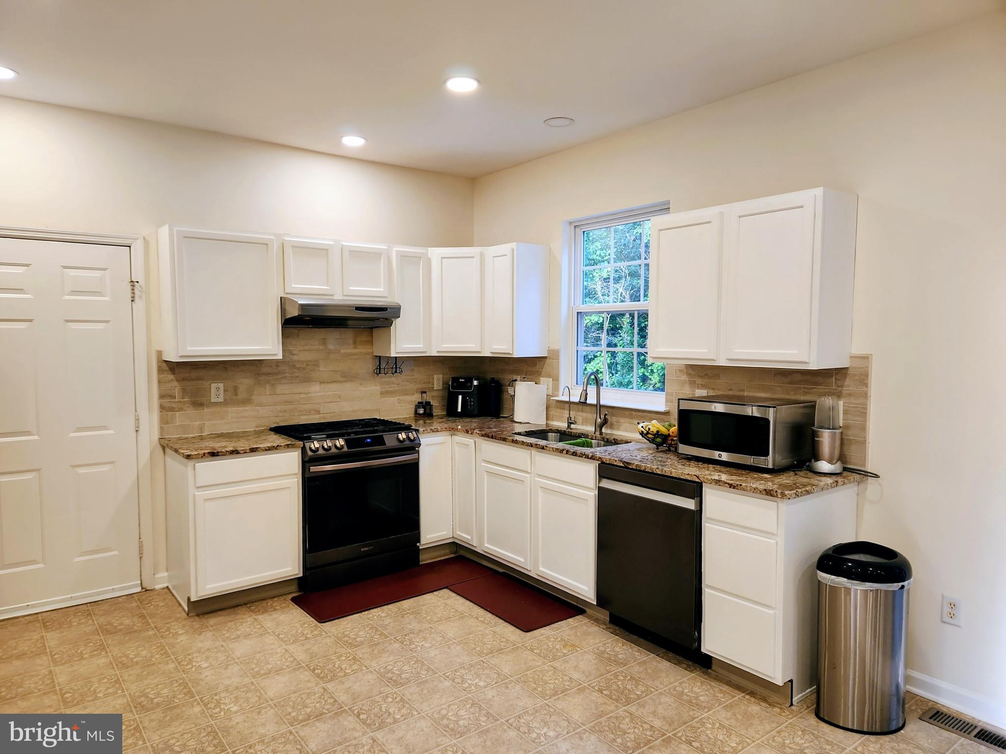 MALLARD POINTE - Residential