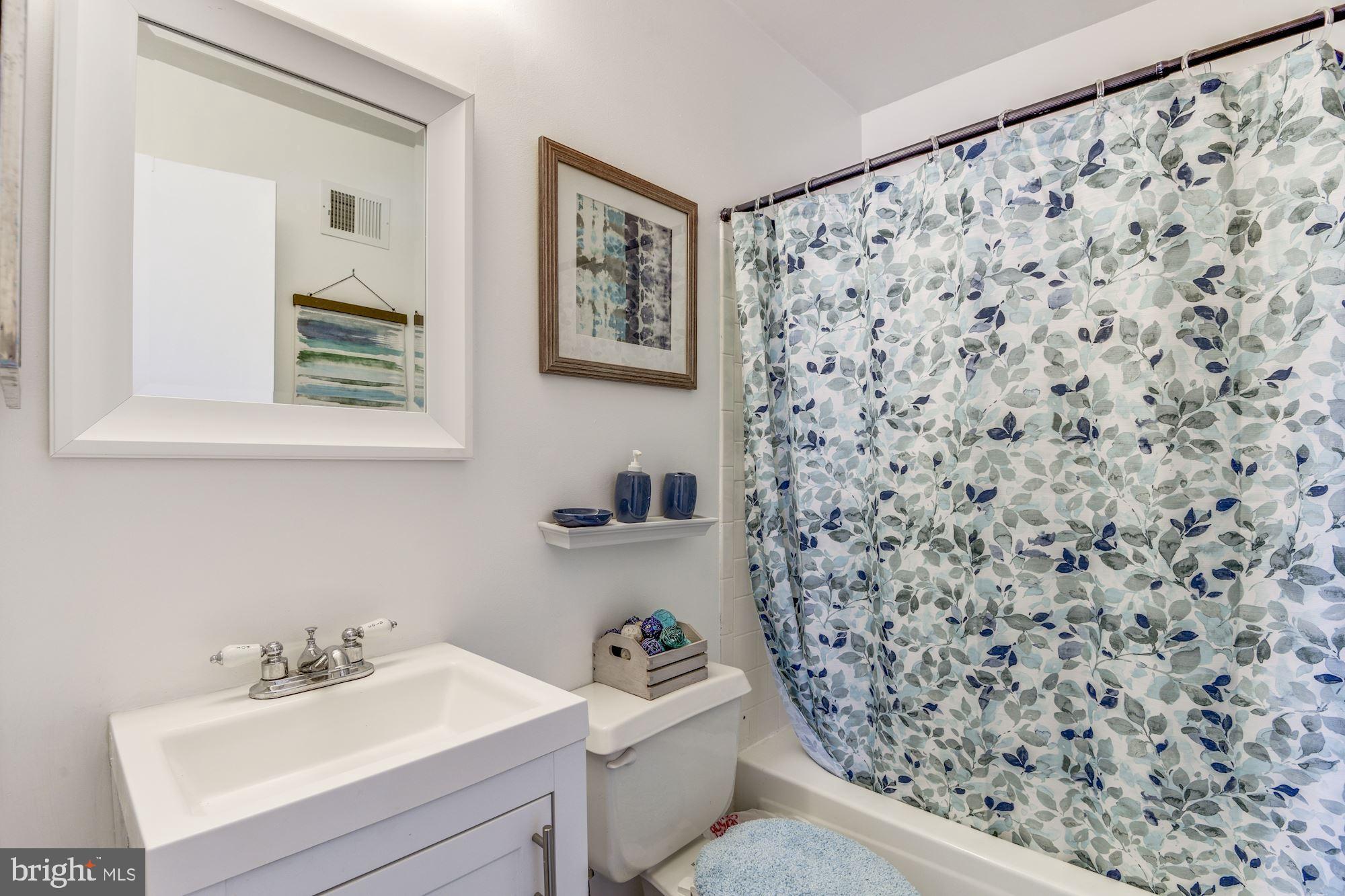 QUAIL HOLLOW - Residential