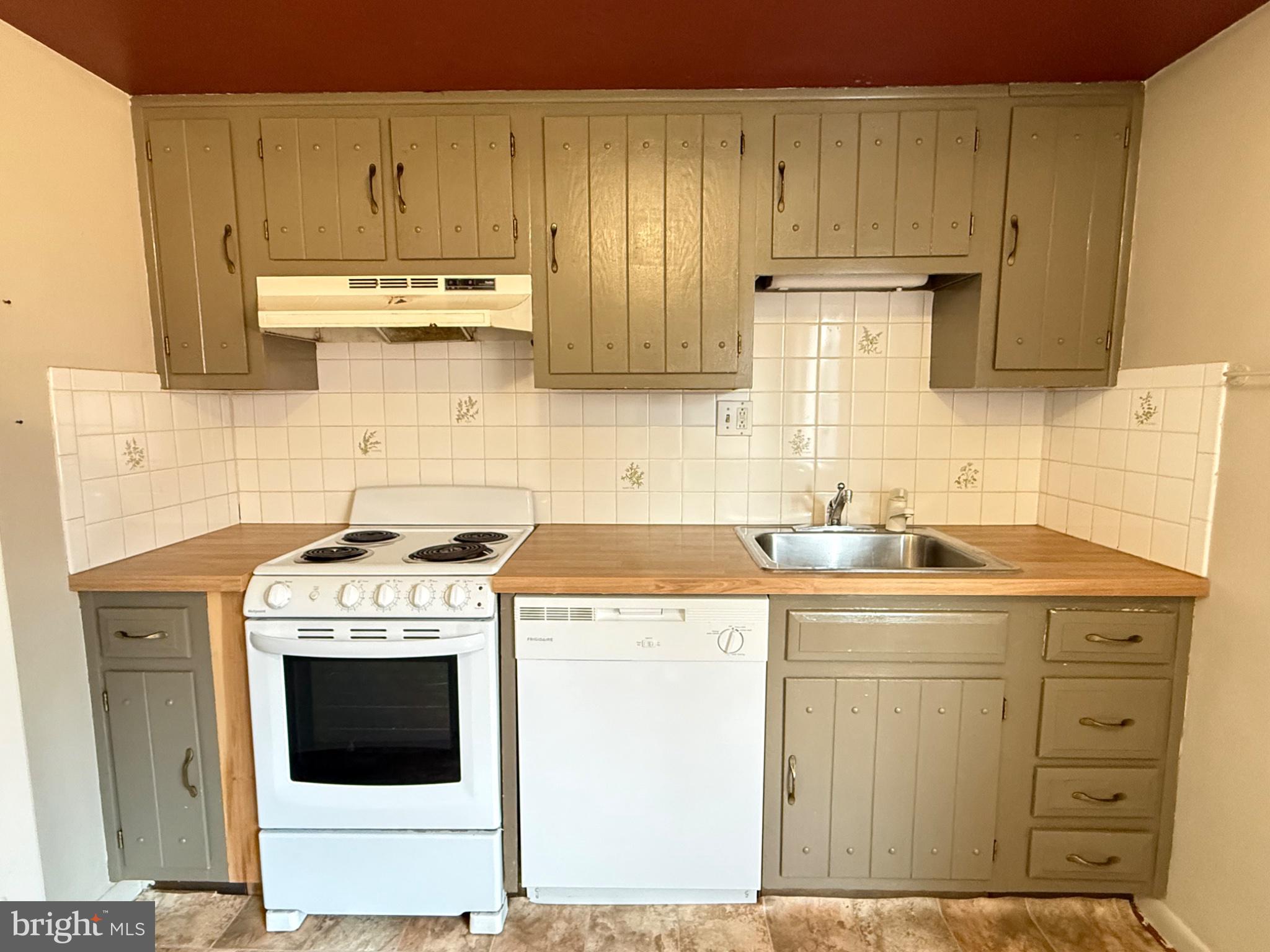 650 BROOKE ROAD B-11