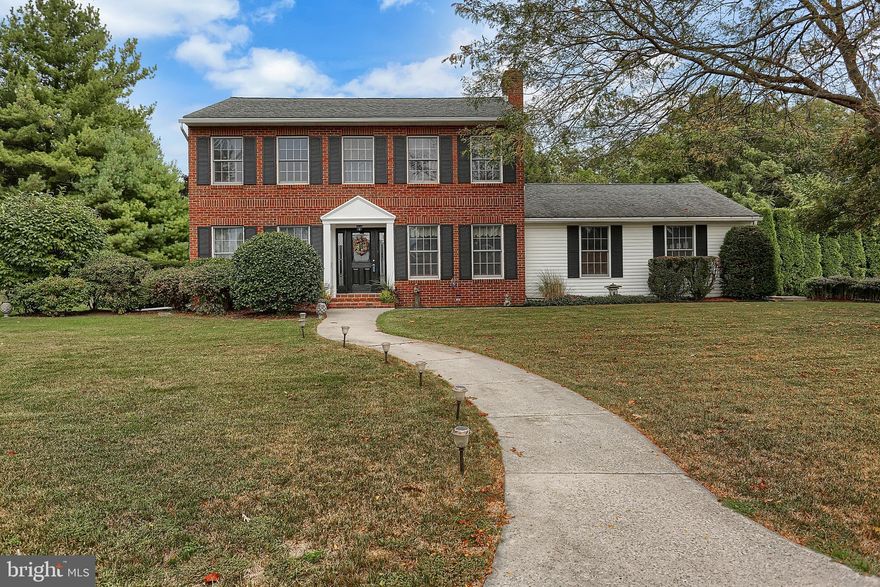 Well maintained 4 bedroom  home on a large level lot, Living Room, Family Room w/fireplace,Formal Dining, Eat-in Kitchen, Granite Counter tops, South Middleton S.D. Conveniently located to shopping,schools and major highway access. Move in ready, updated Kitchen & appliances. Lots of storage areas, full basement. Main level Laundry.  Plenty of room to entertain indoors and outdoors.Large hardscape patio area & lawn. Lower level exercise room & workshop area. Natural gas heat & A/C