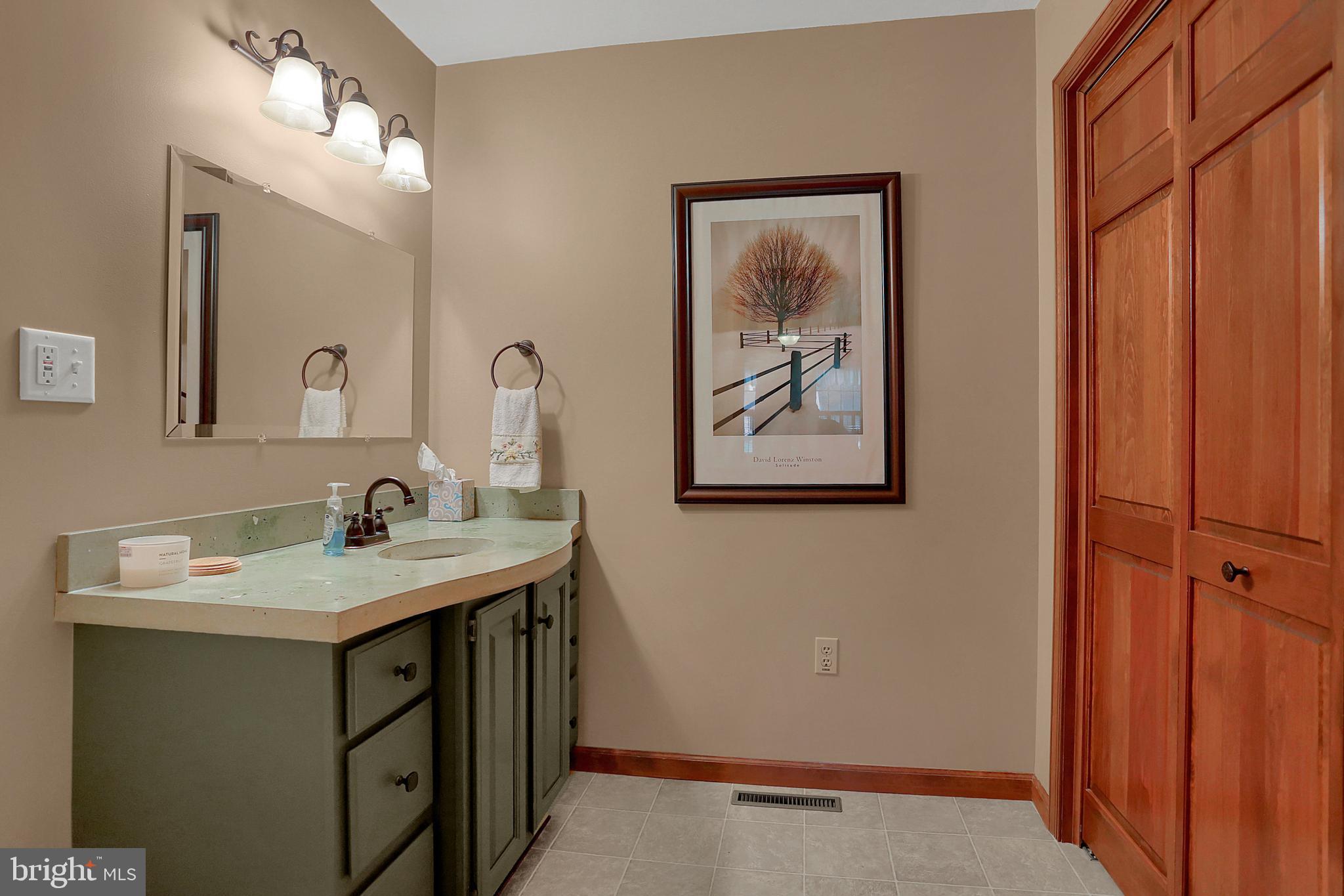 SOUTH MIDDLETON - Residential