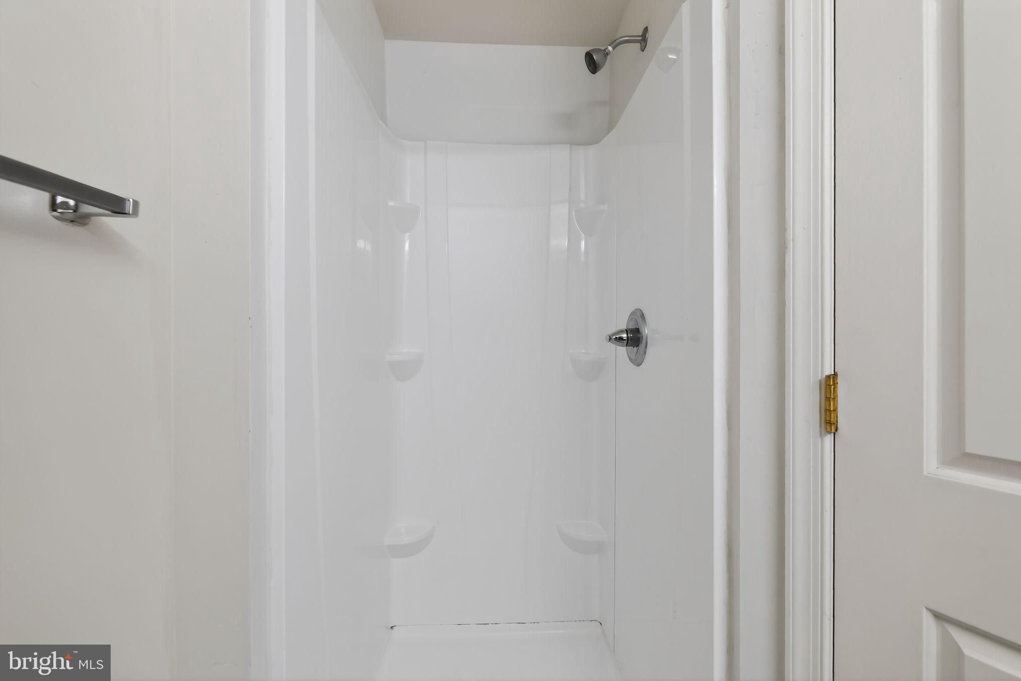 WATERSIDE - Residential