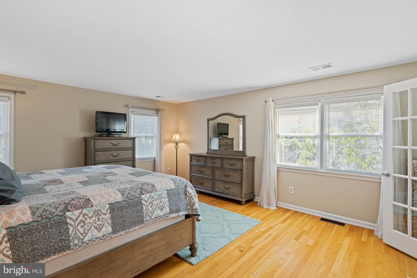 RESTON - Residential