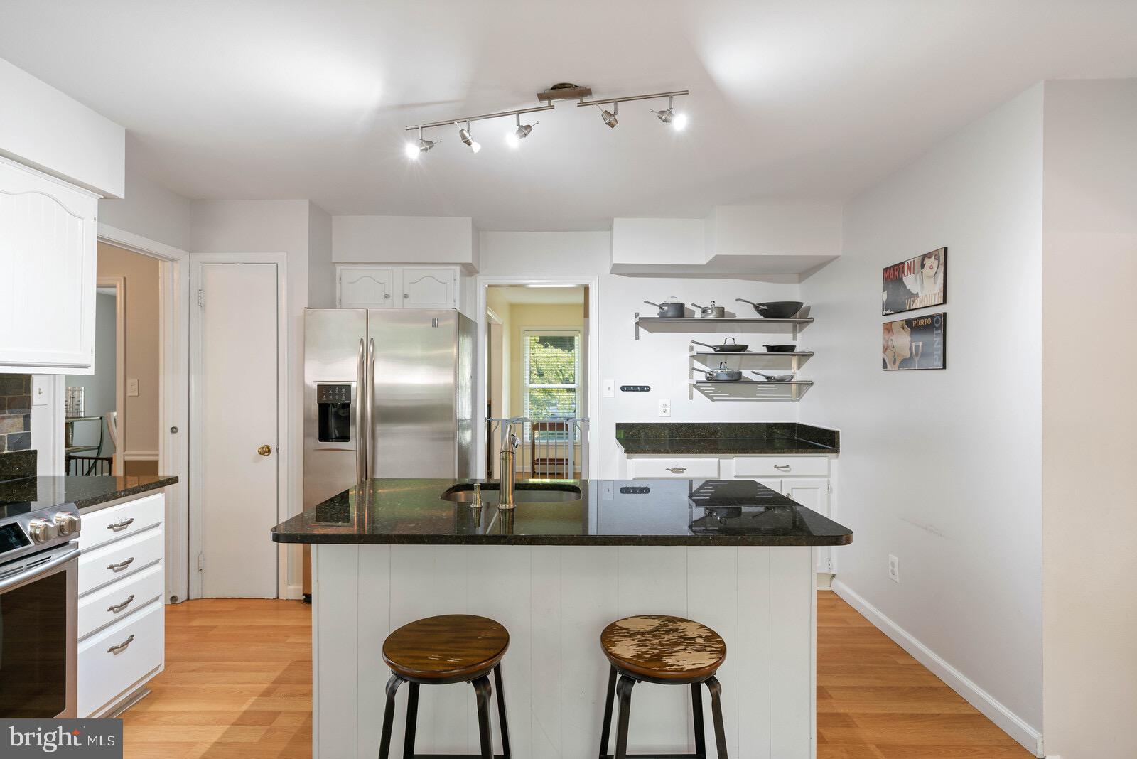 RESTON - Residential