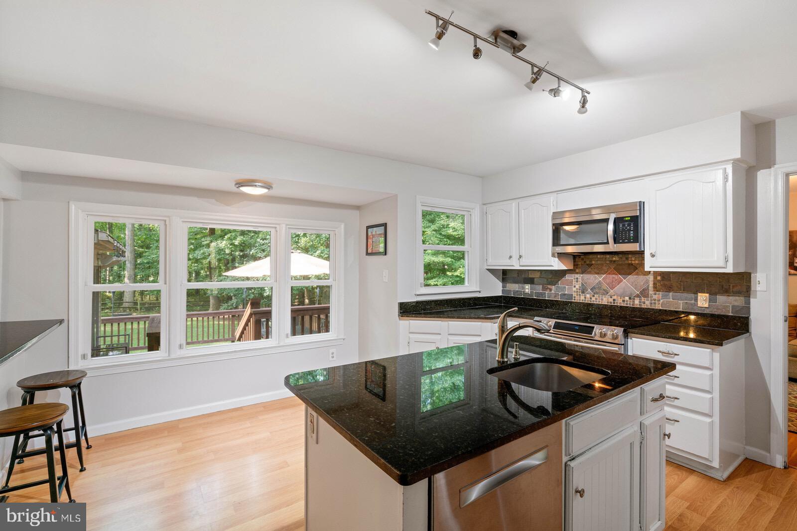 RESTON - Residential