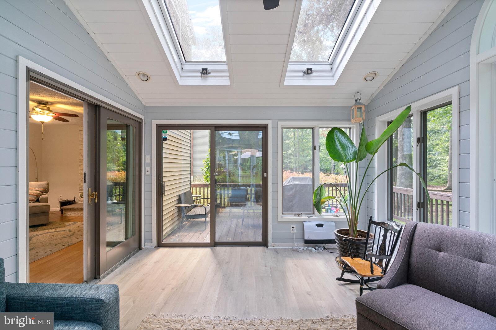 RESTON - Residential