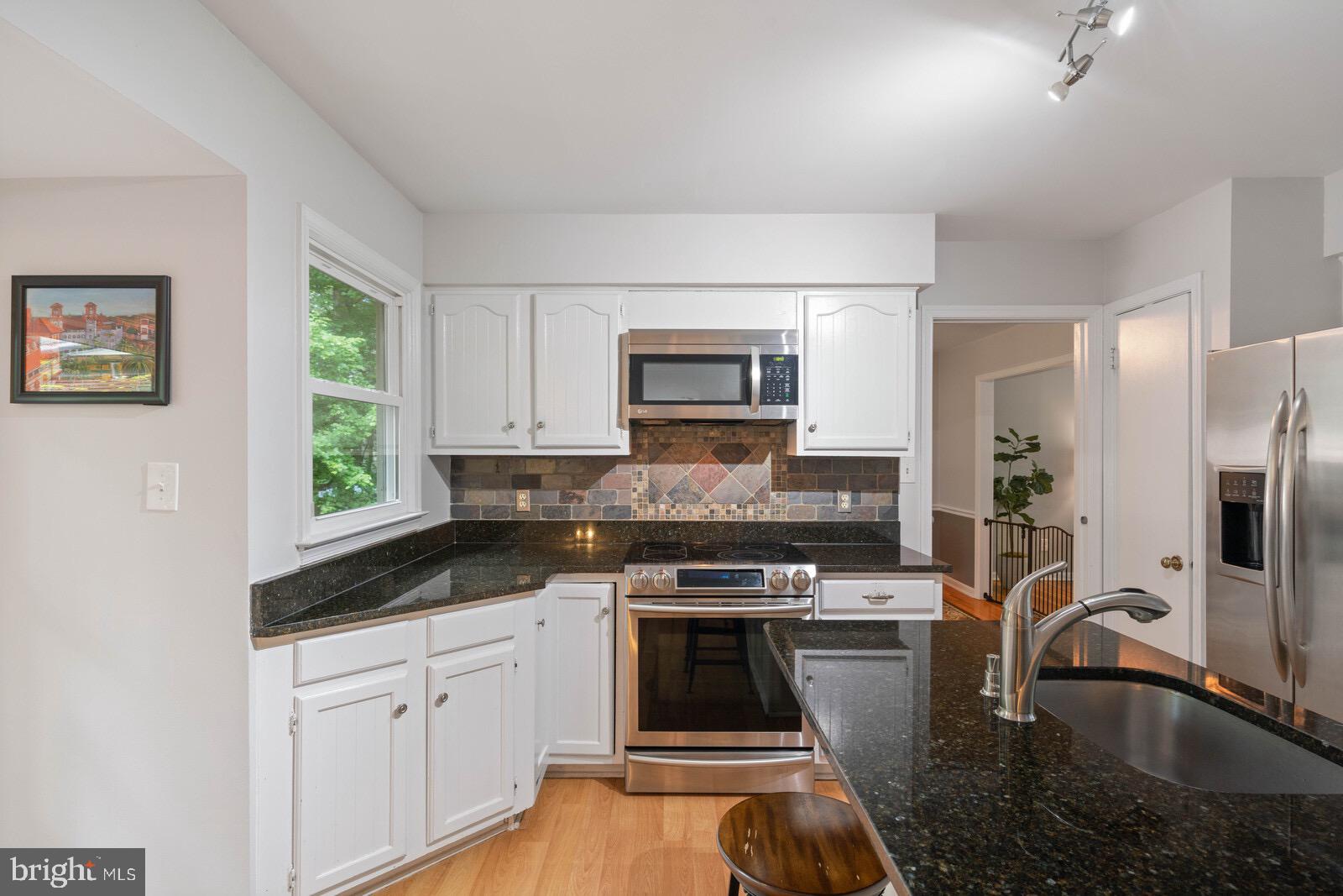 RESTON - Residential