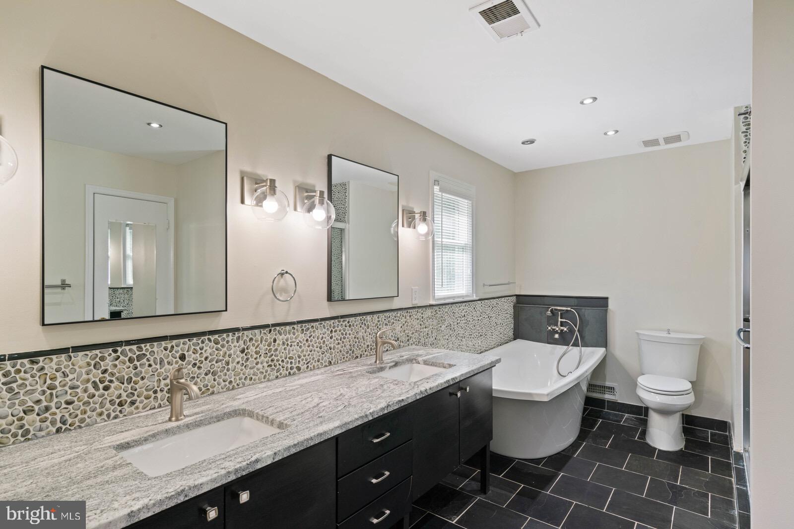 RESTON - Residential