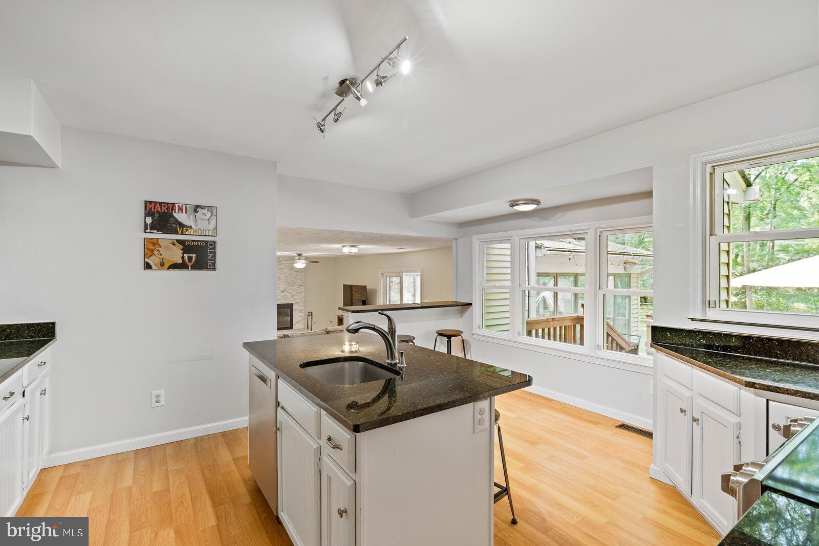 RESTON - Residential