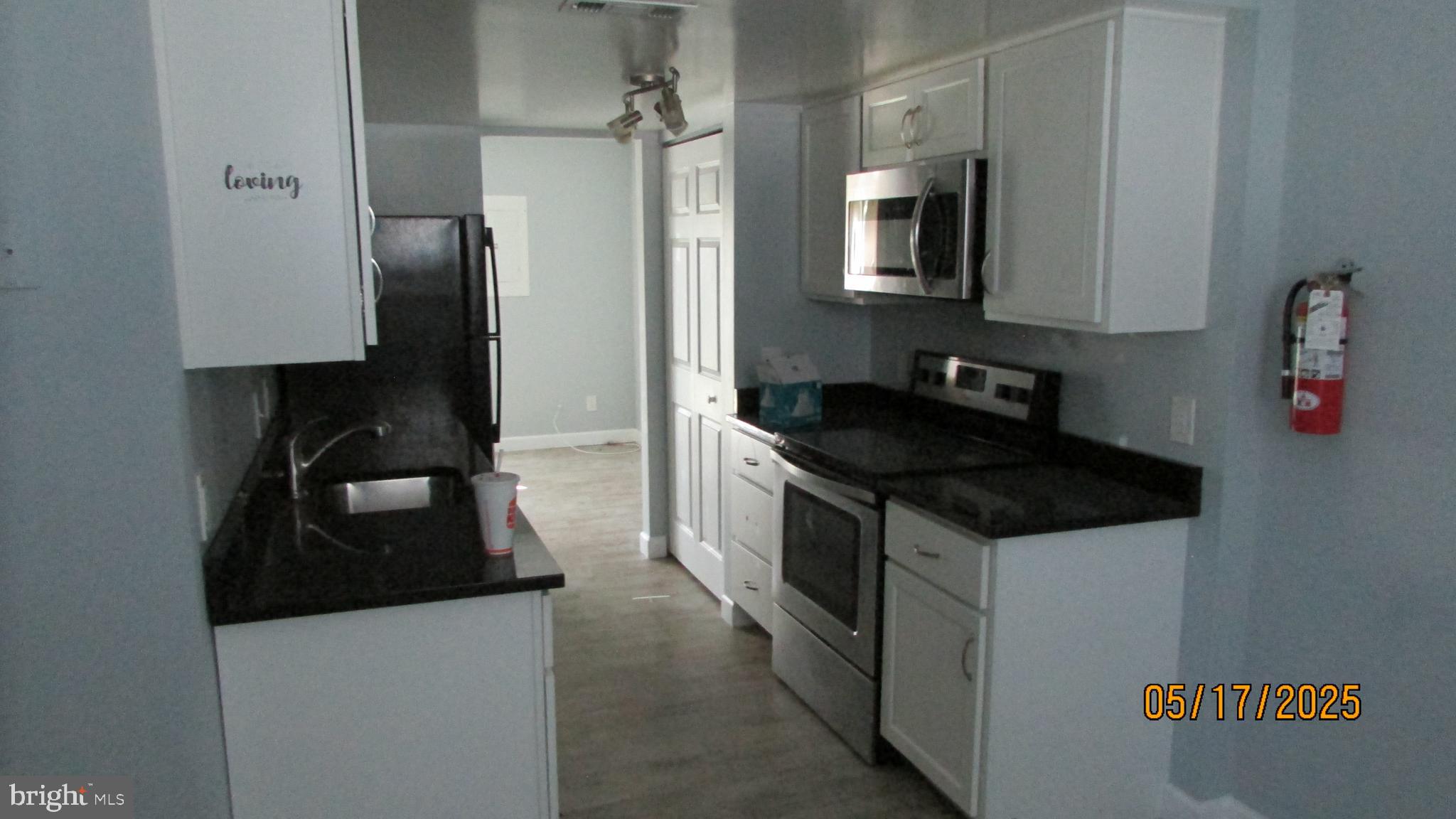 4102 PARKWOOD COURT