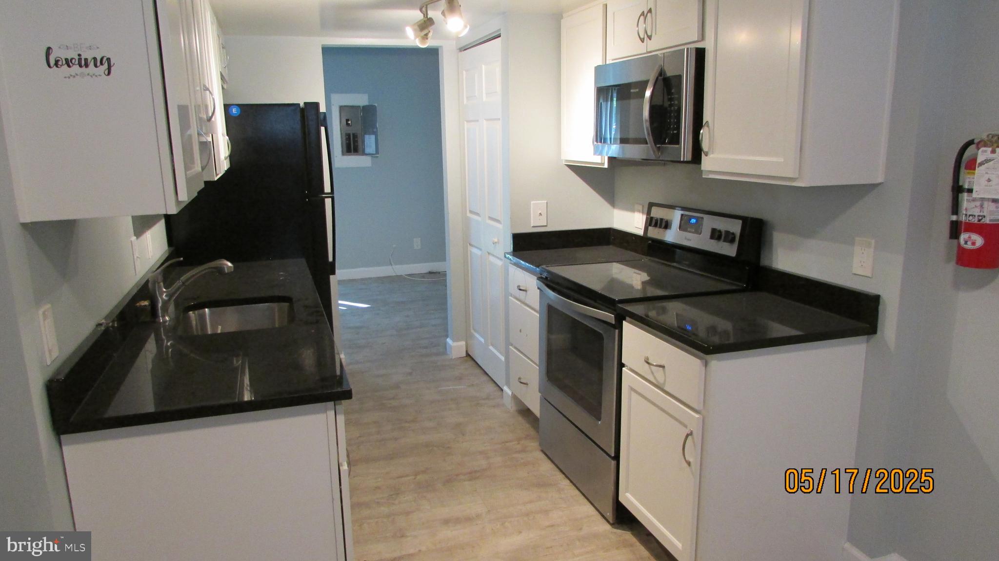 4102 PARKWOOD COURT