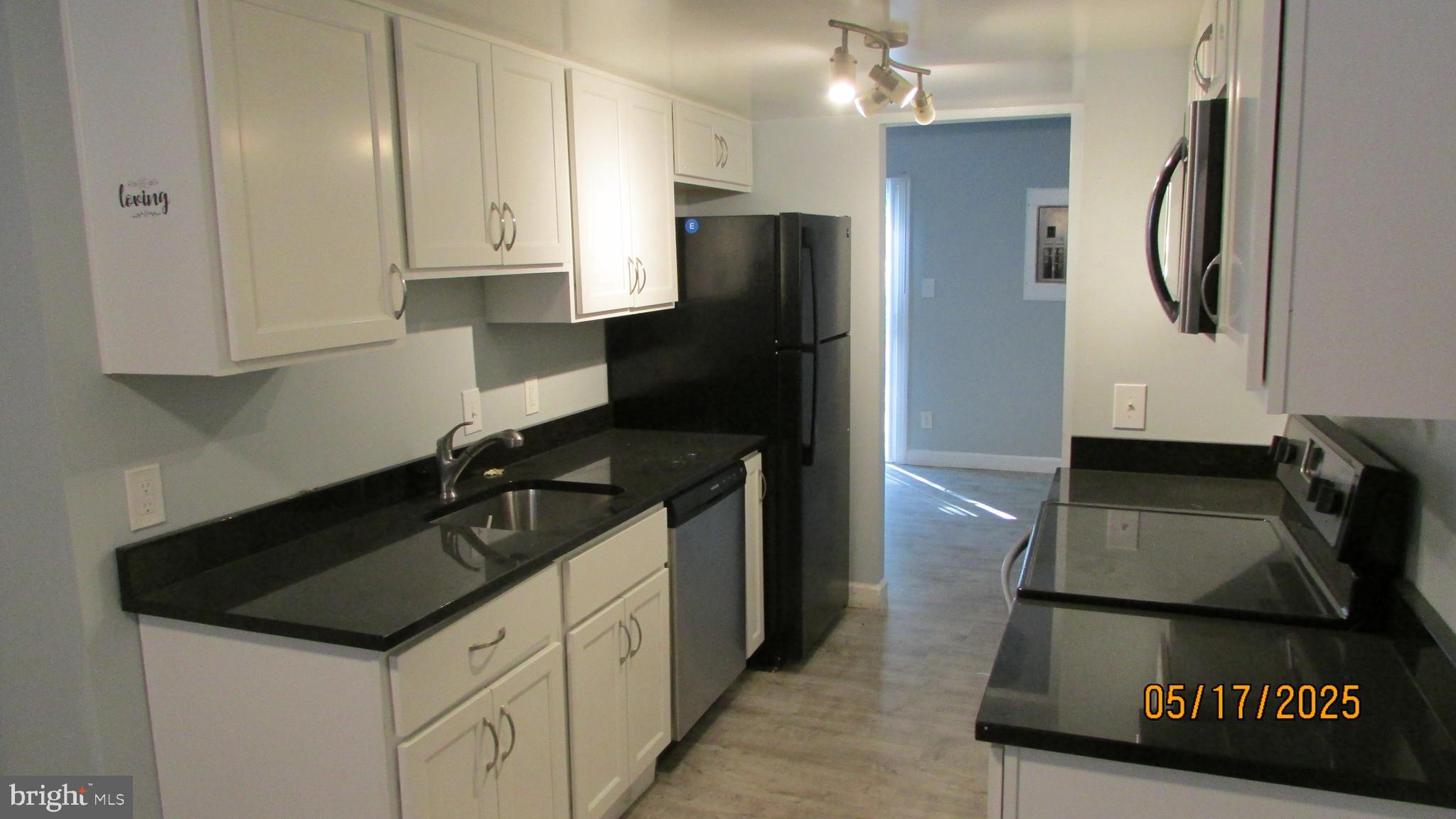 4102 PARKWOOD COURT