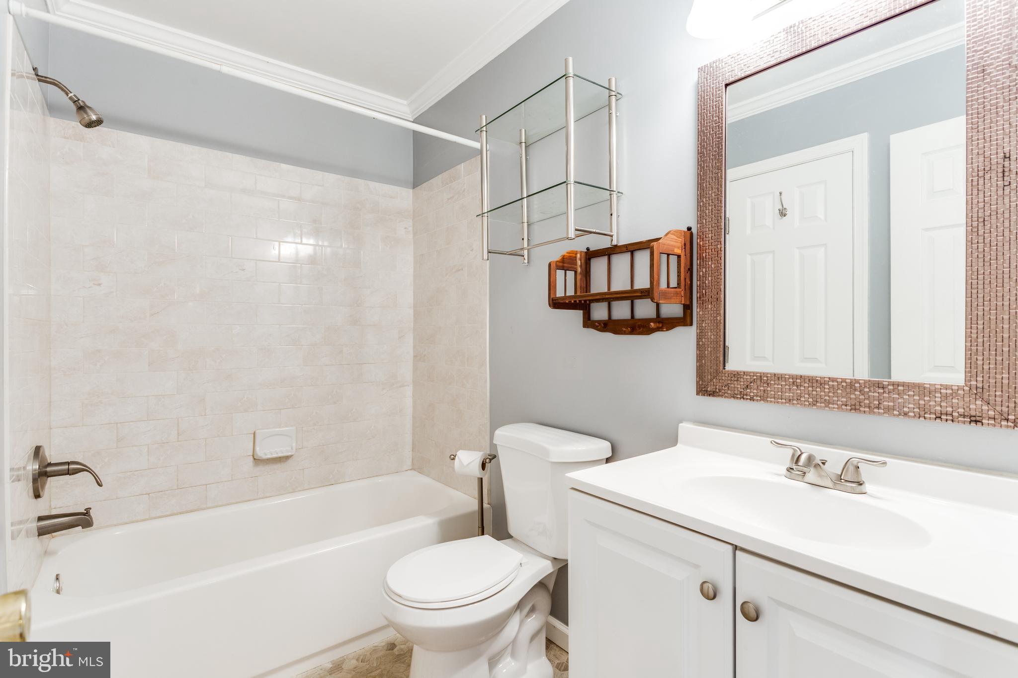 FOUNDERS WOODS CONDO - Residential