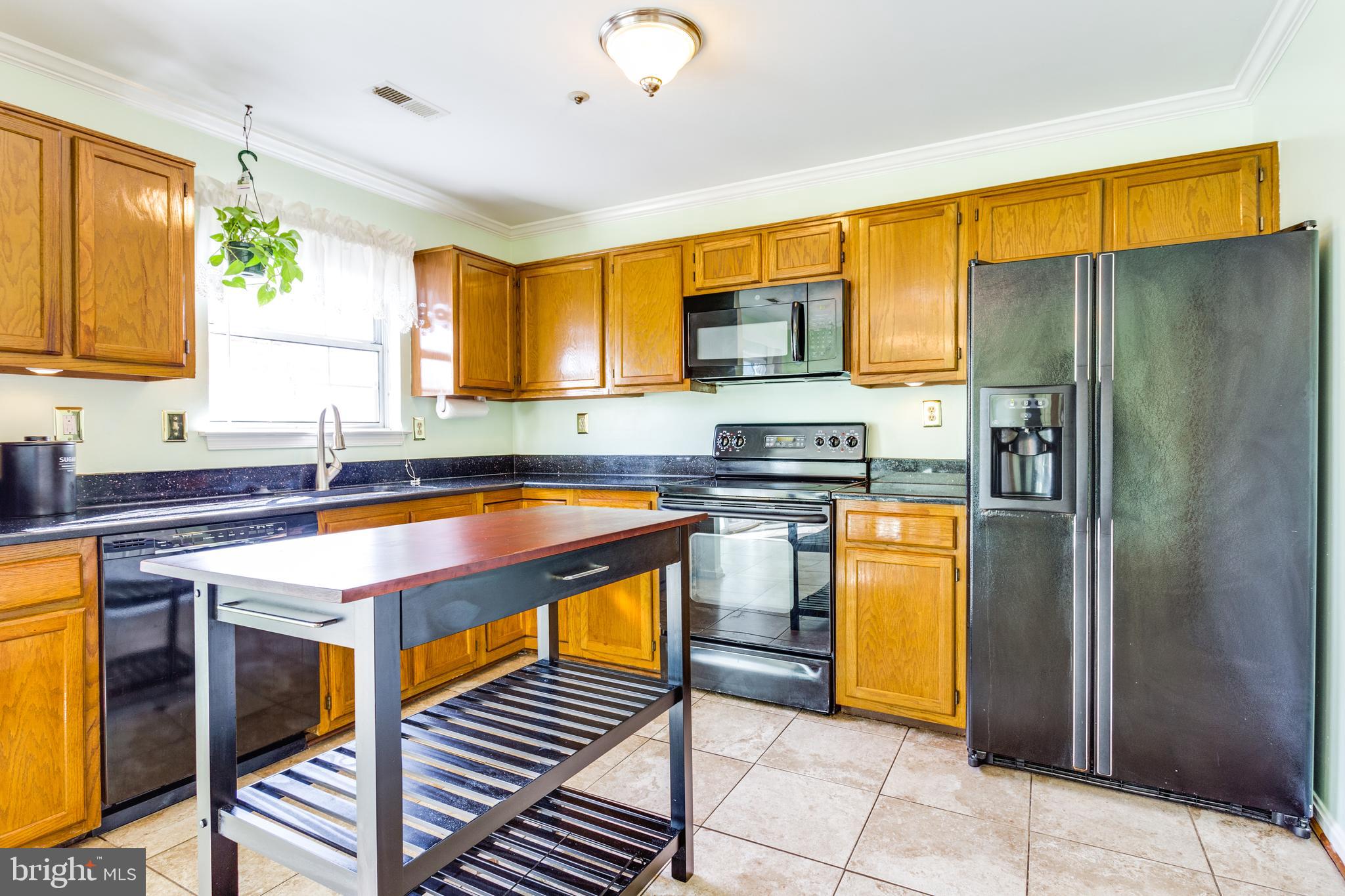 FOUNDERS WOODS CONDO - Residential