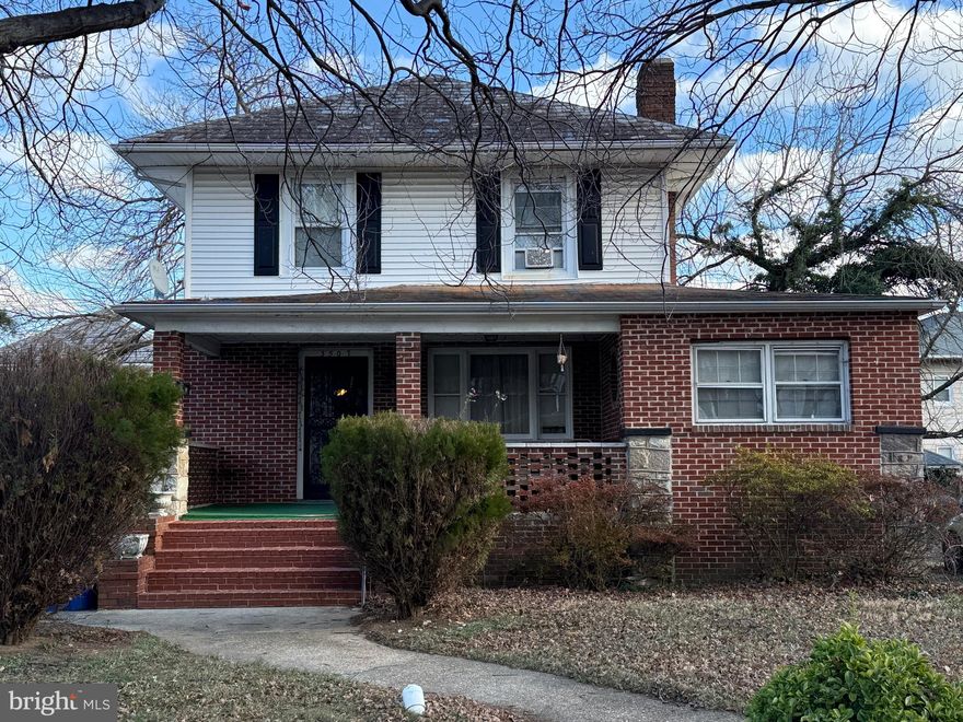 A rare opportunity in the historic Ashburton community! Tucked away on a charming, tree-lined street. This home is ready for your vision and updates, offering incredible potential to transform it into something truly special.