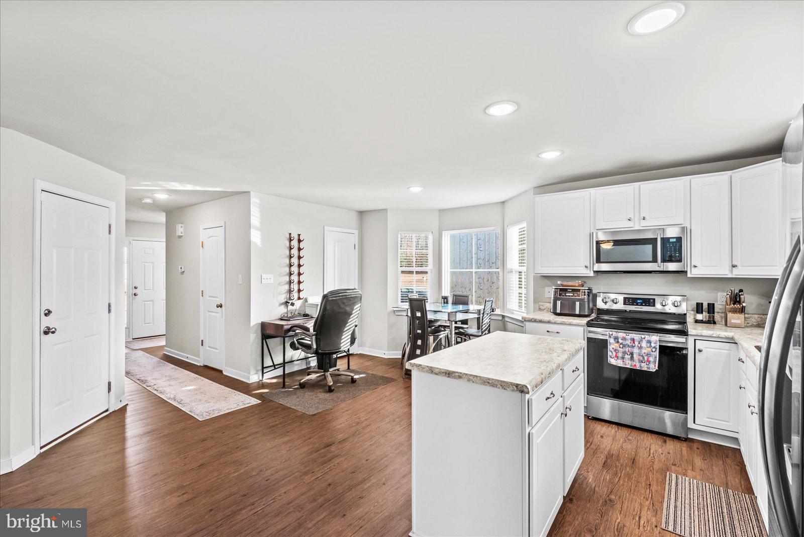 MCCAULEY PARK - Residential