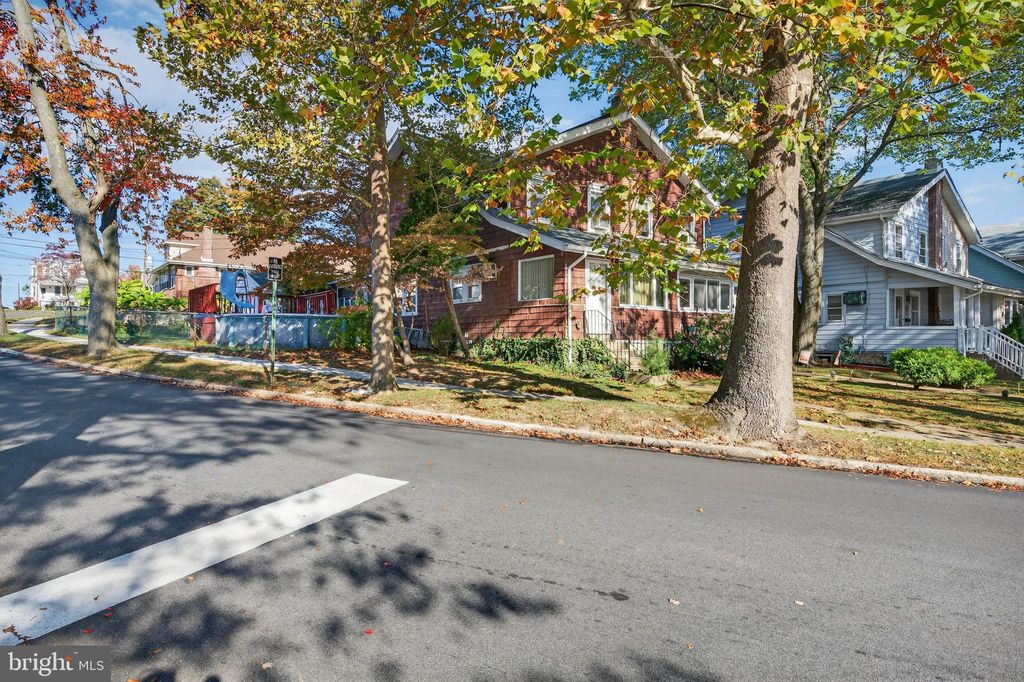 Photo of 647 Delaware Ave, NORWOOD, PA 19074 (MLS # PADE2102562)