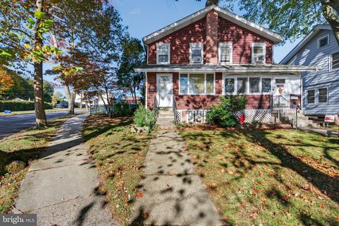 Photo of 647 Delaware Ave, NORWOOD, PA 19074 (MLS # PADE2102562)