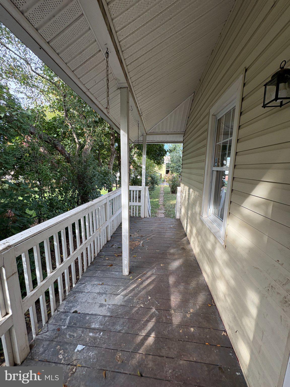 637 W 2ND STREET