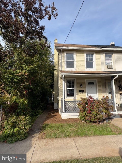 Photo for 637 W 2ND STREET