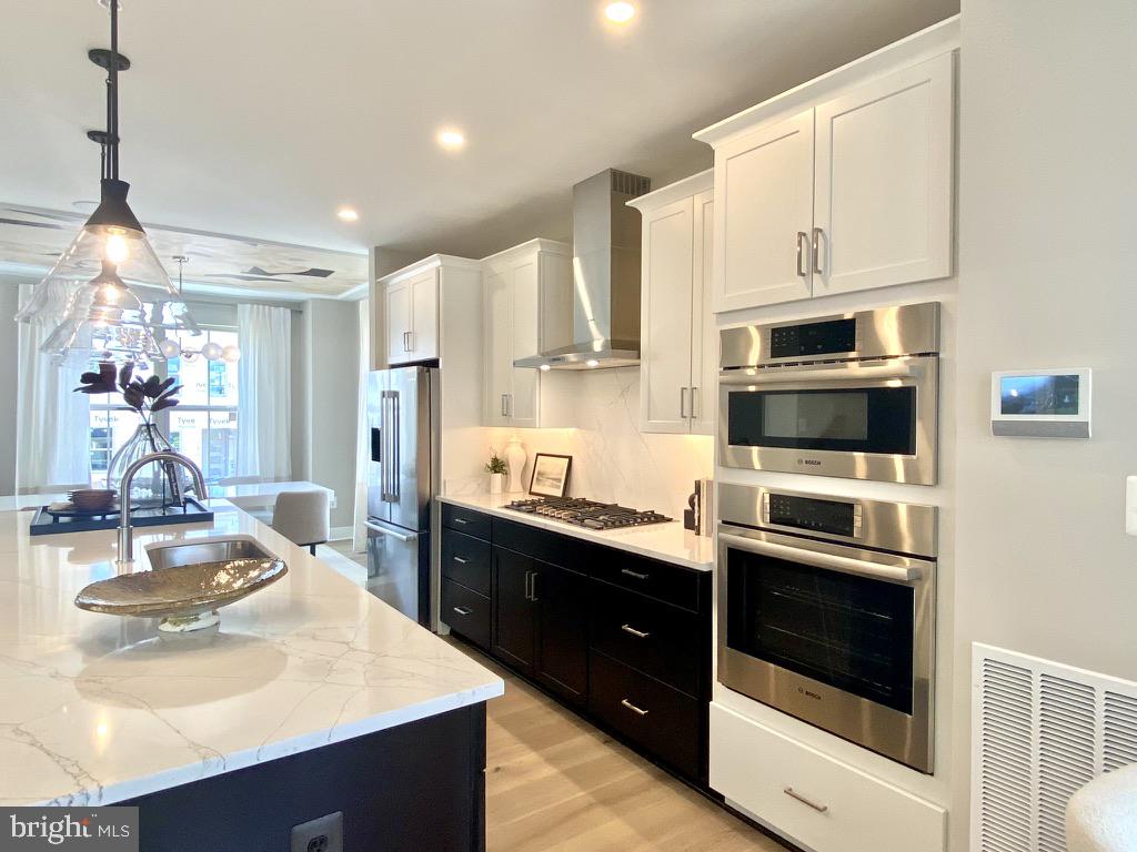 THE GROVE - Residential Lease