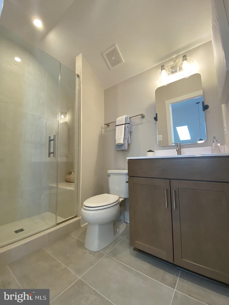 THE GROVE - Residential Lease