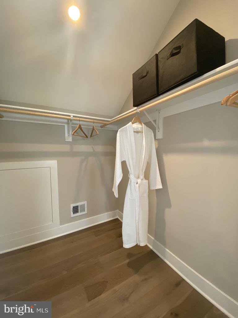 THE GROVE - Residential Lease