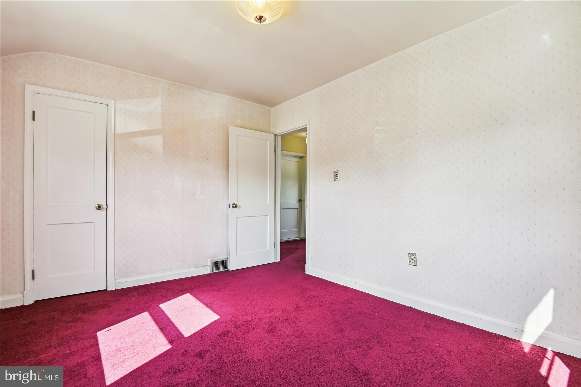 WEST ARLINGTON - Residential