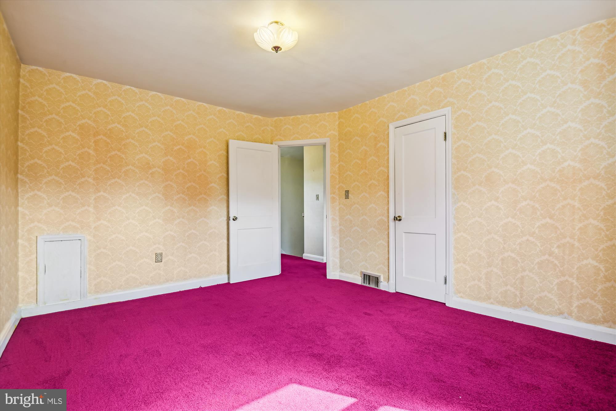 WEST ARLINGTON - Residential