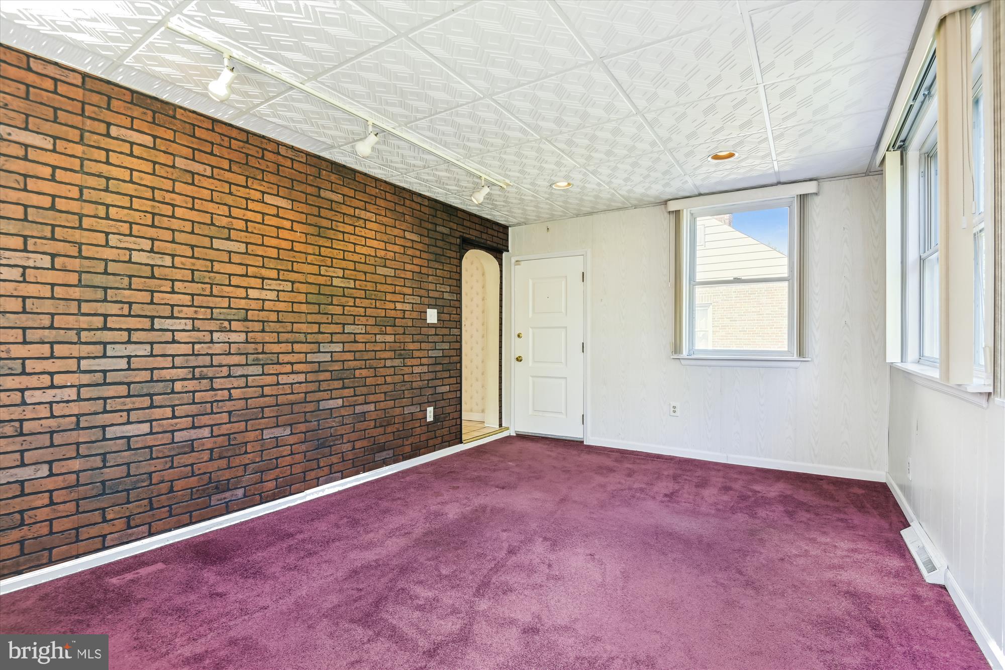 WEST ARLINGTON - Residential