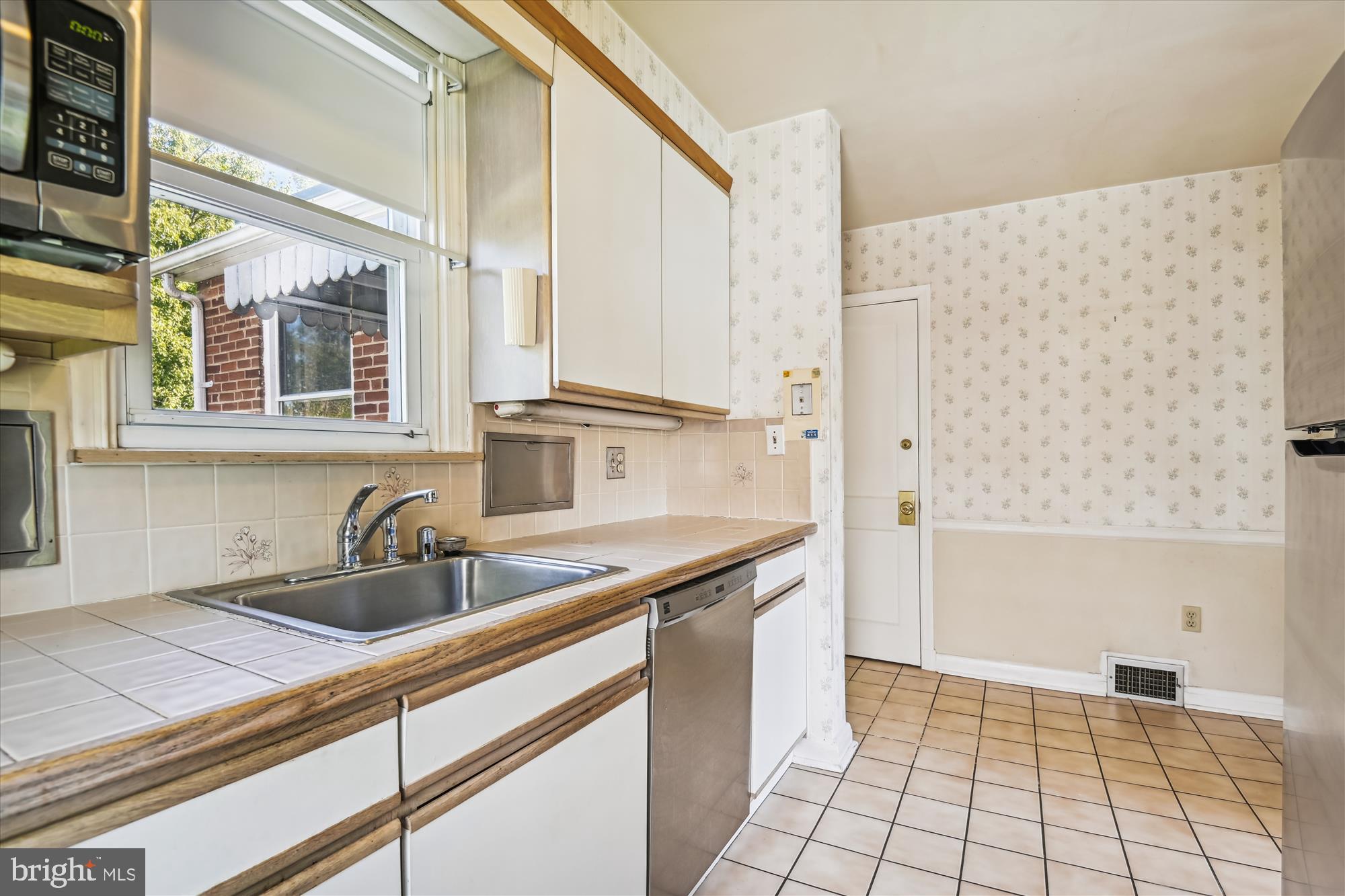 WEST ARLINGTON - Residential