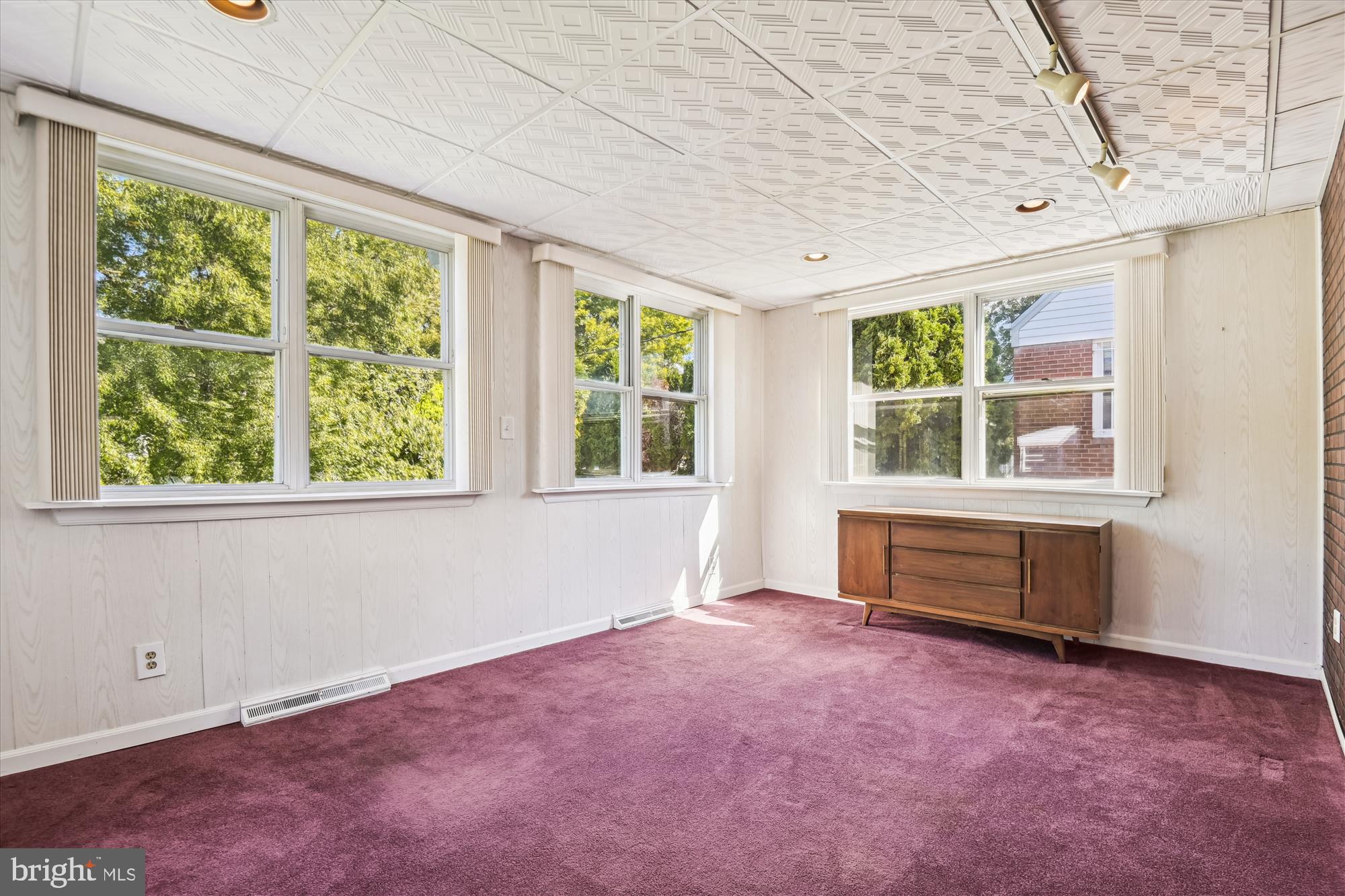 WEST ARLINGTON - Residential