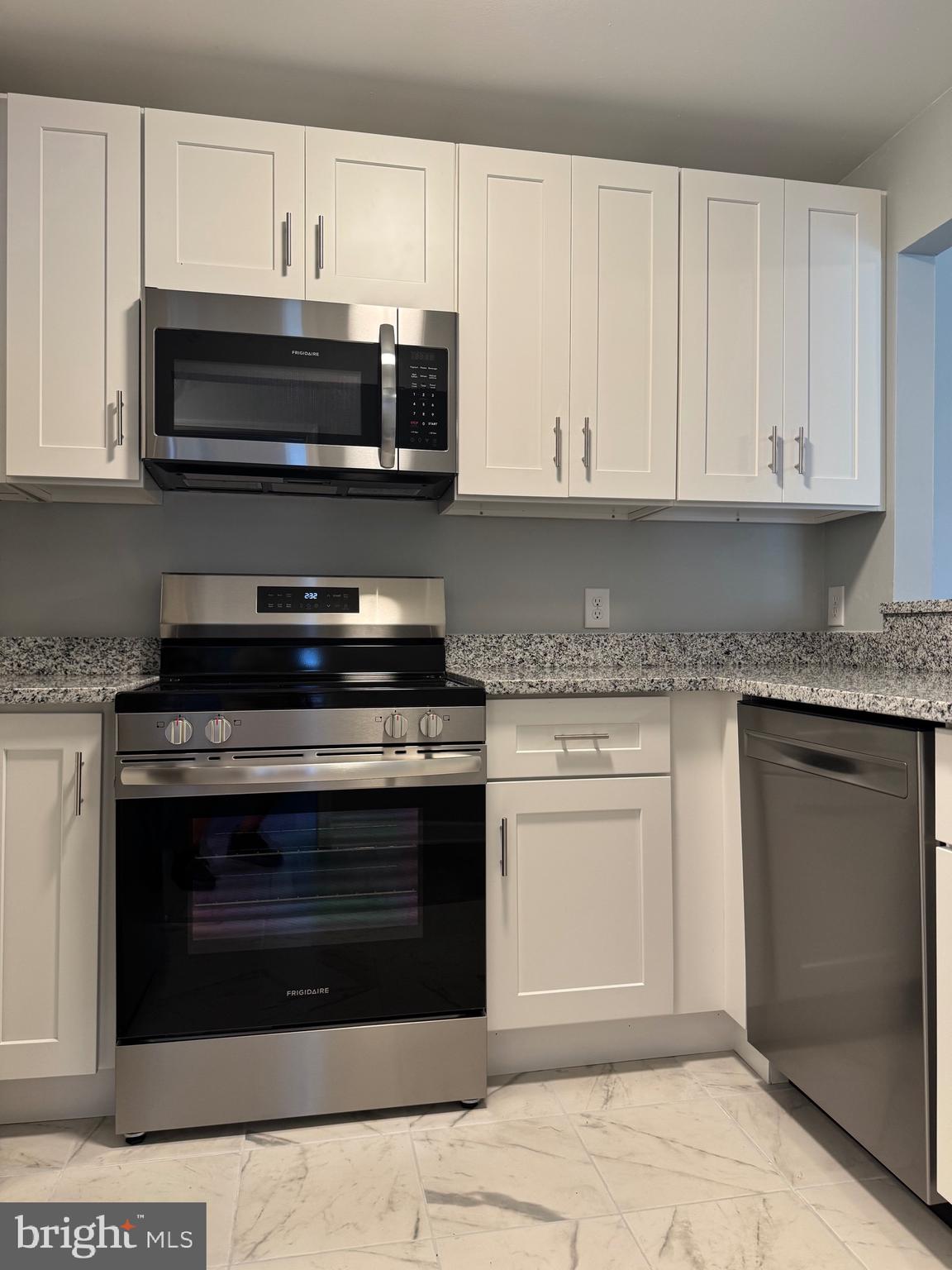 SUNNINGDALE MEADOWS - Residential