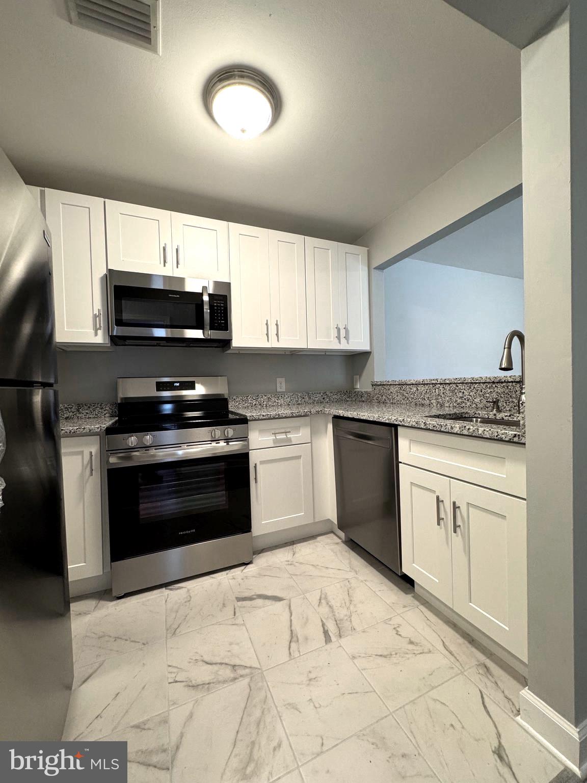 SUNNINGDALE MEADOWS - Residential