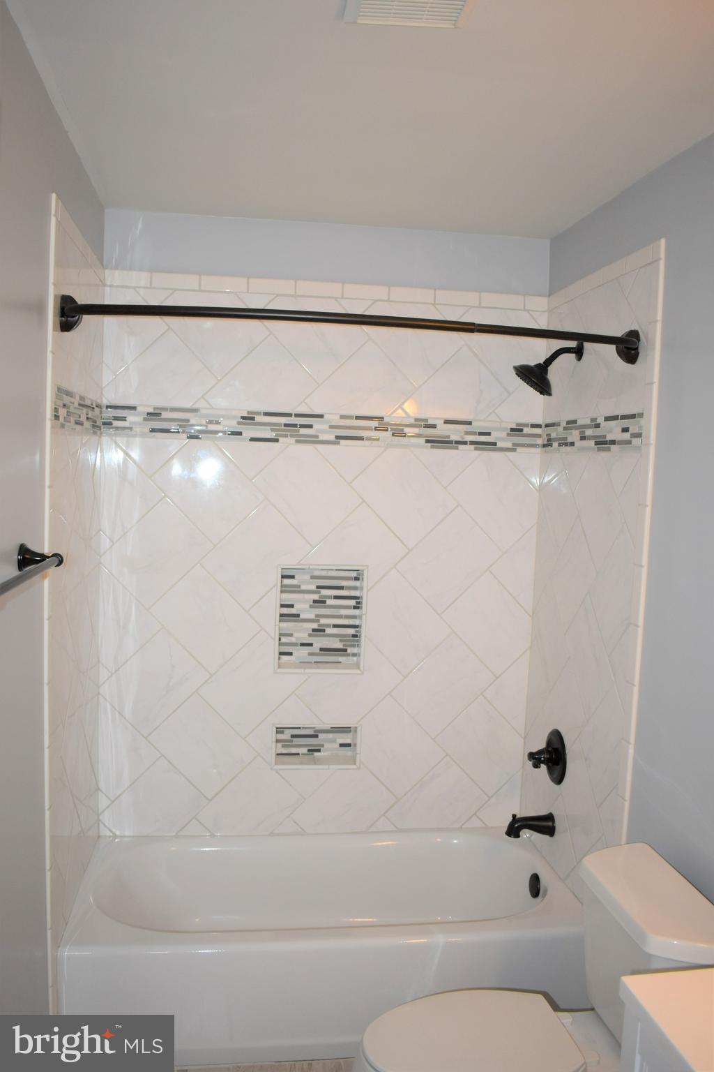 AVALON SHORES - Residential