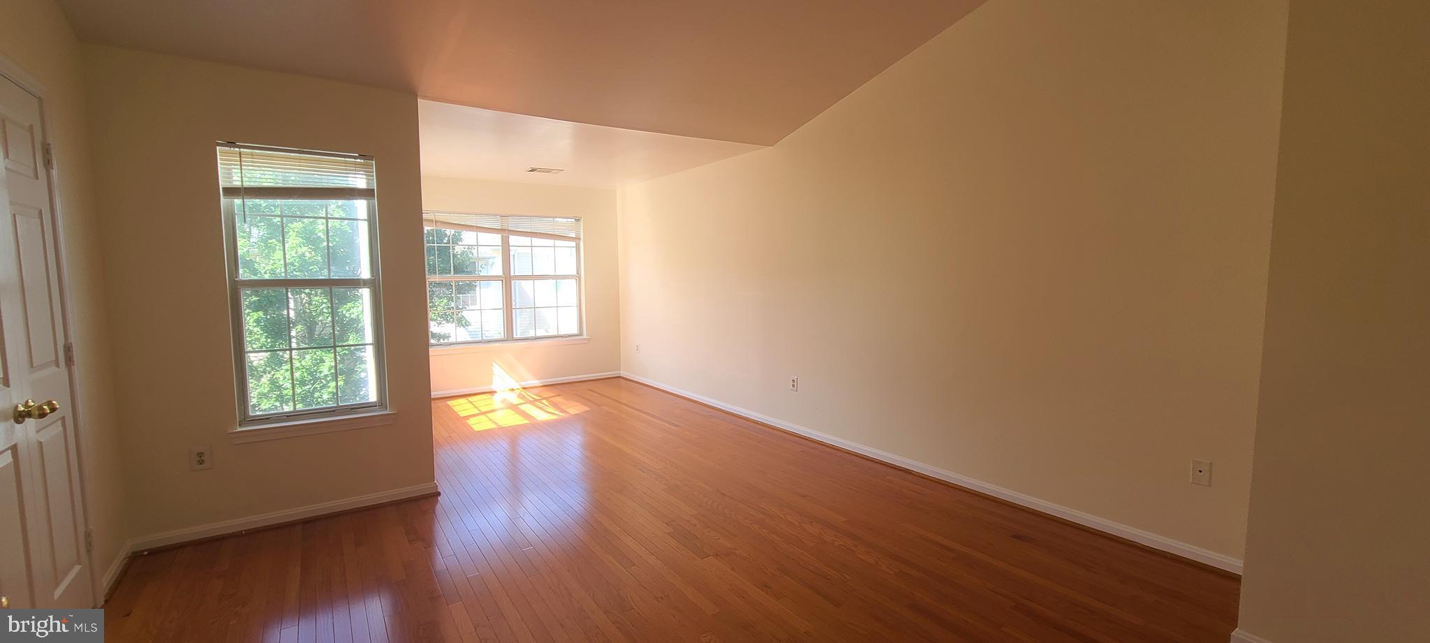 MCNAIR FARMS LANDBAY 11 - Residential Lease