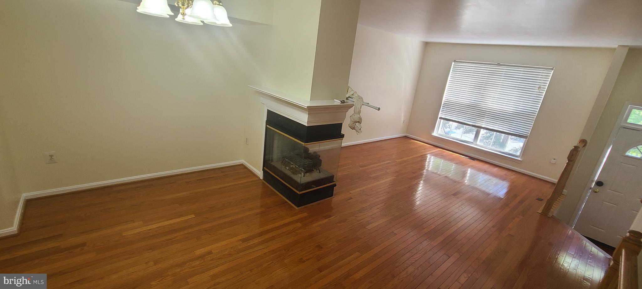 MCNAIR FARMS LANDBAY 11 - Residential Lease