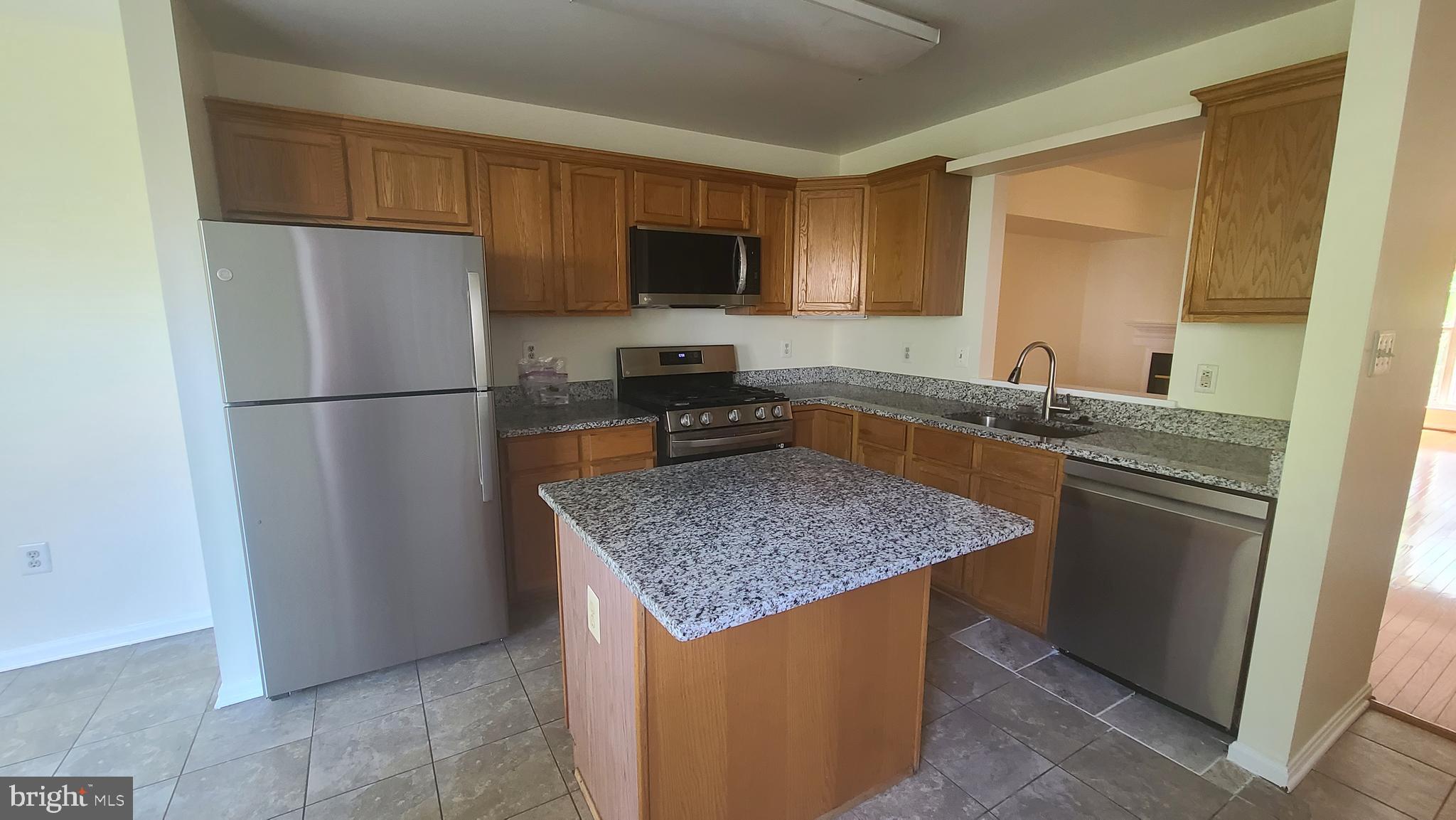 MCNAIR FARMS LANDBAY 11 - Residential Lease